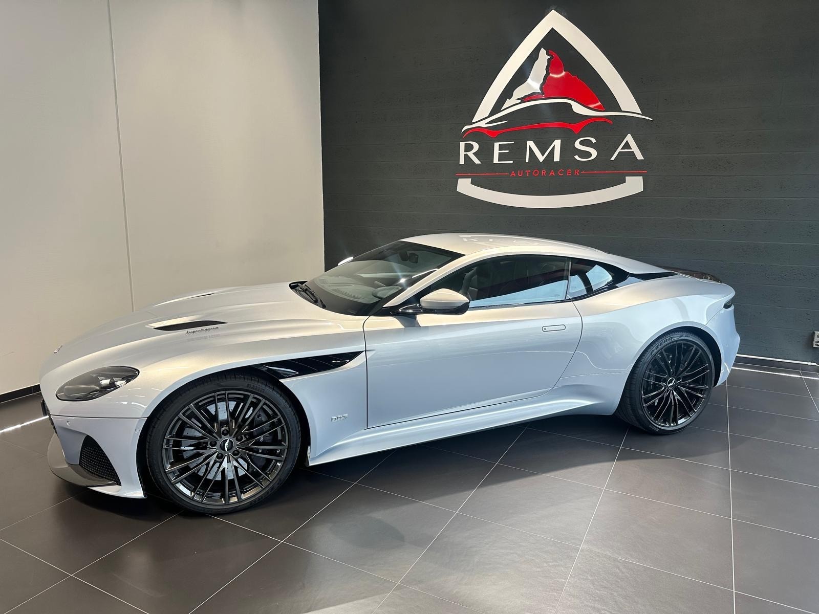 ASTON MARTIN DBS Coupé Superleggera-image-2