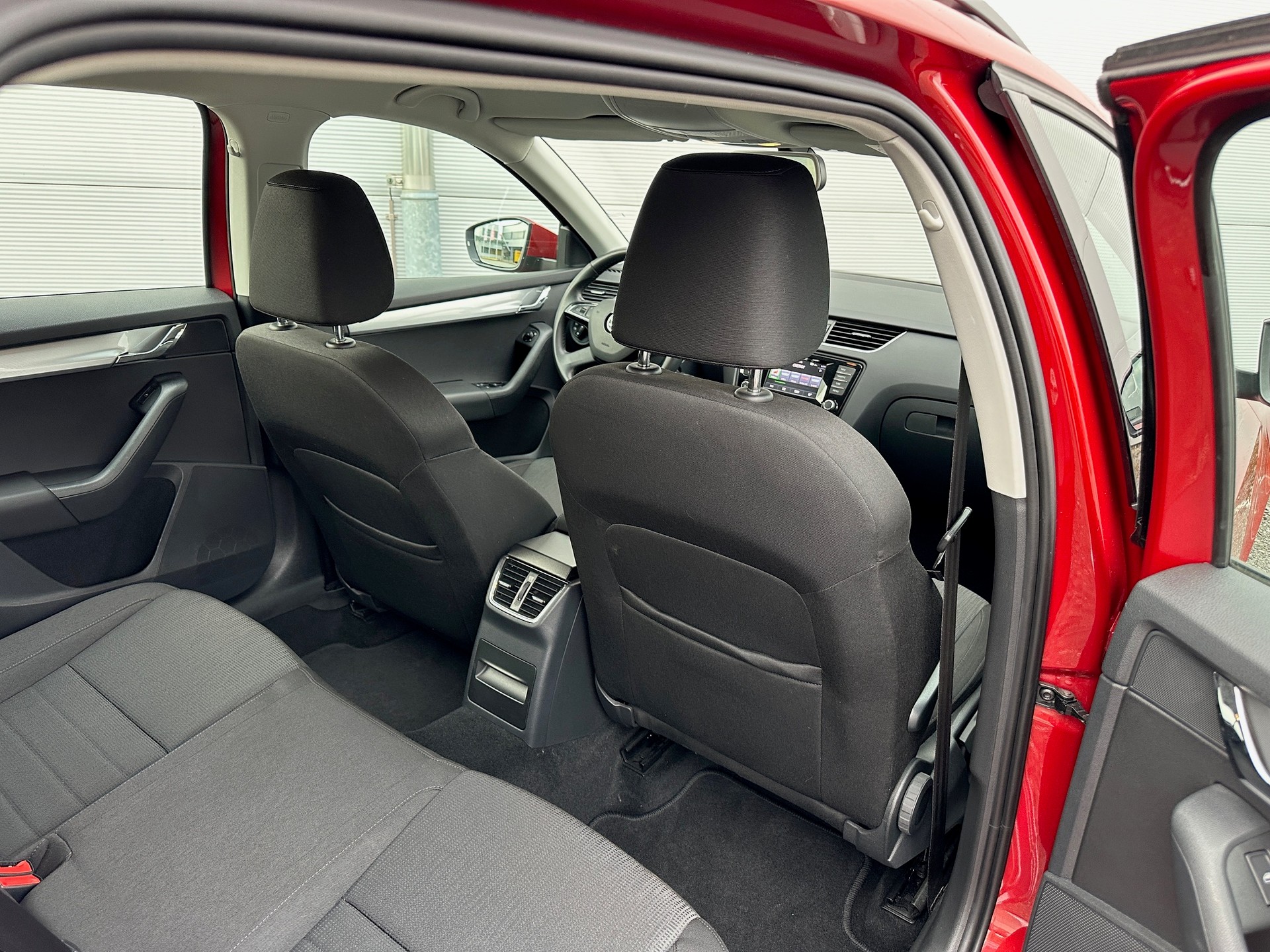 SKODA Octavia Combi 1.8 TSI Elegance 4x4 DSG-image-12