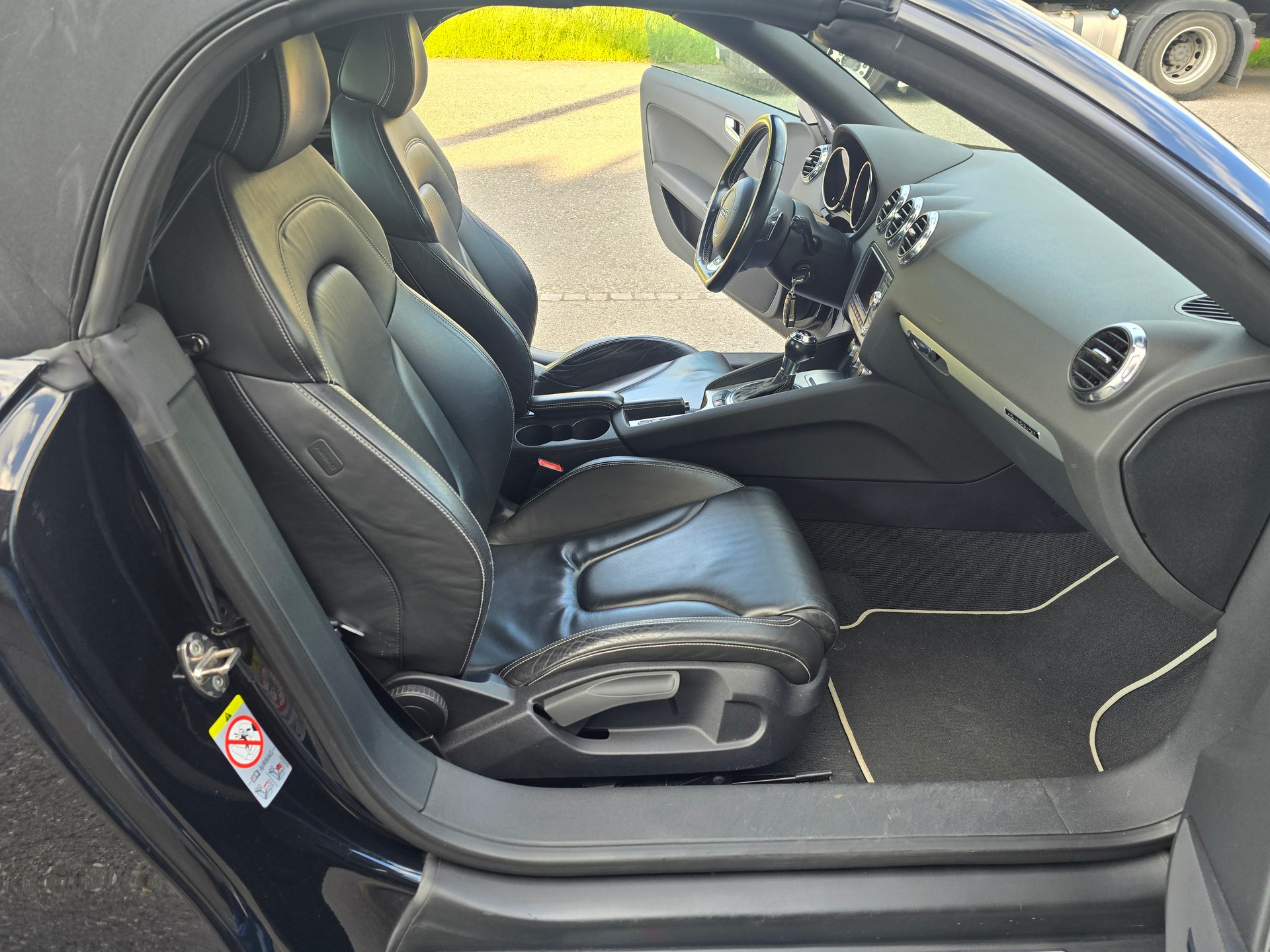 AUDI TTS Roadster 2.0 TFSI quattro S-tronic-image-12