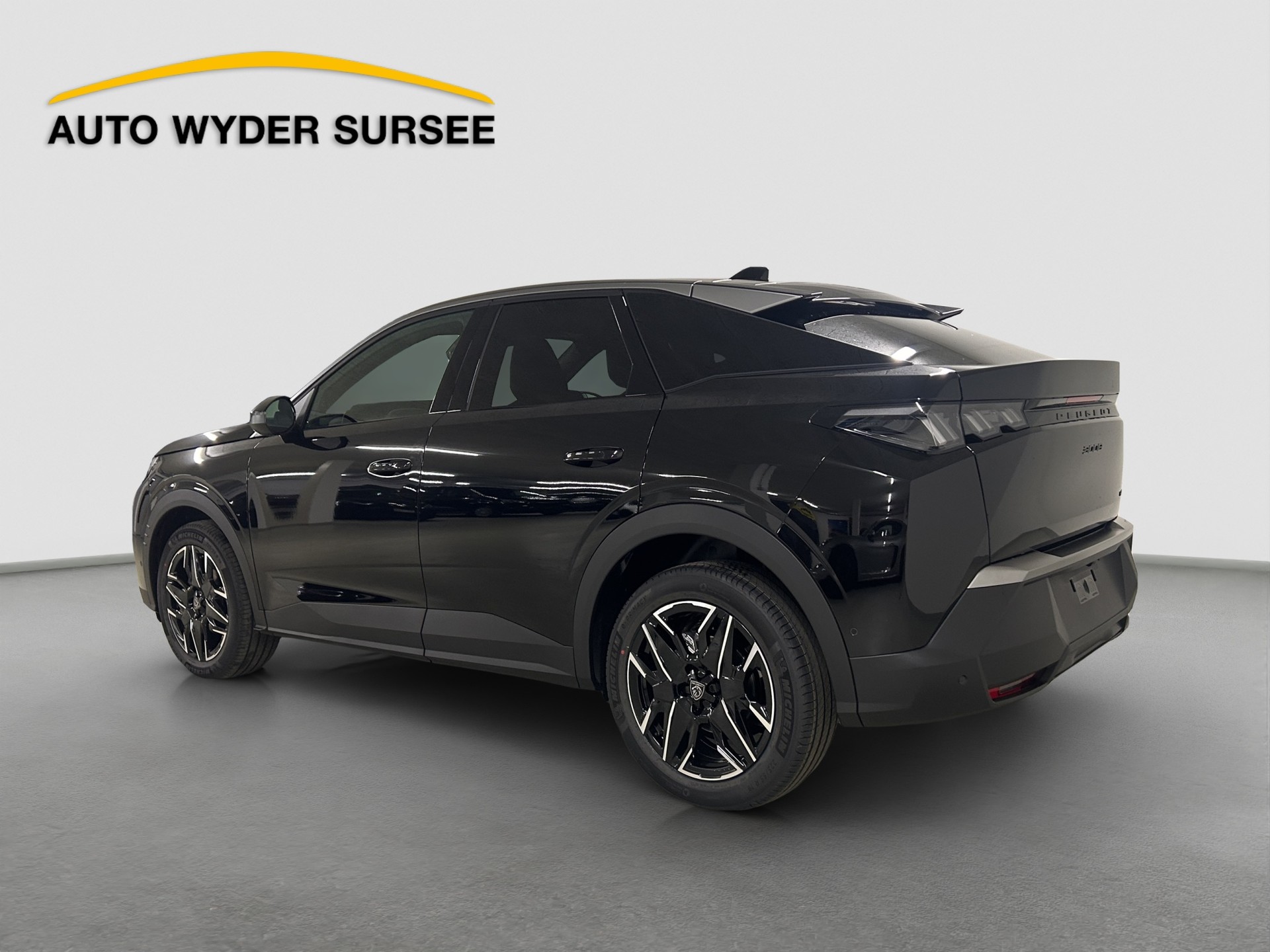 PEUGEOT 3008 1.2 Hybrid Allure Premium-image-3