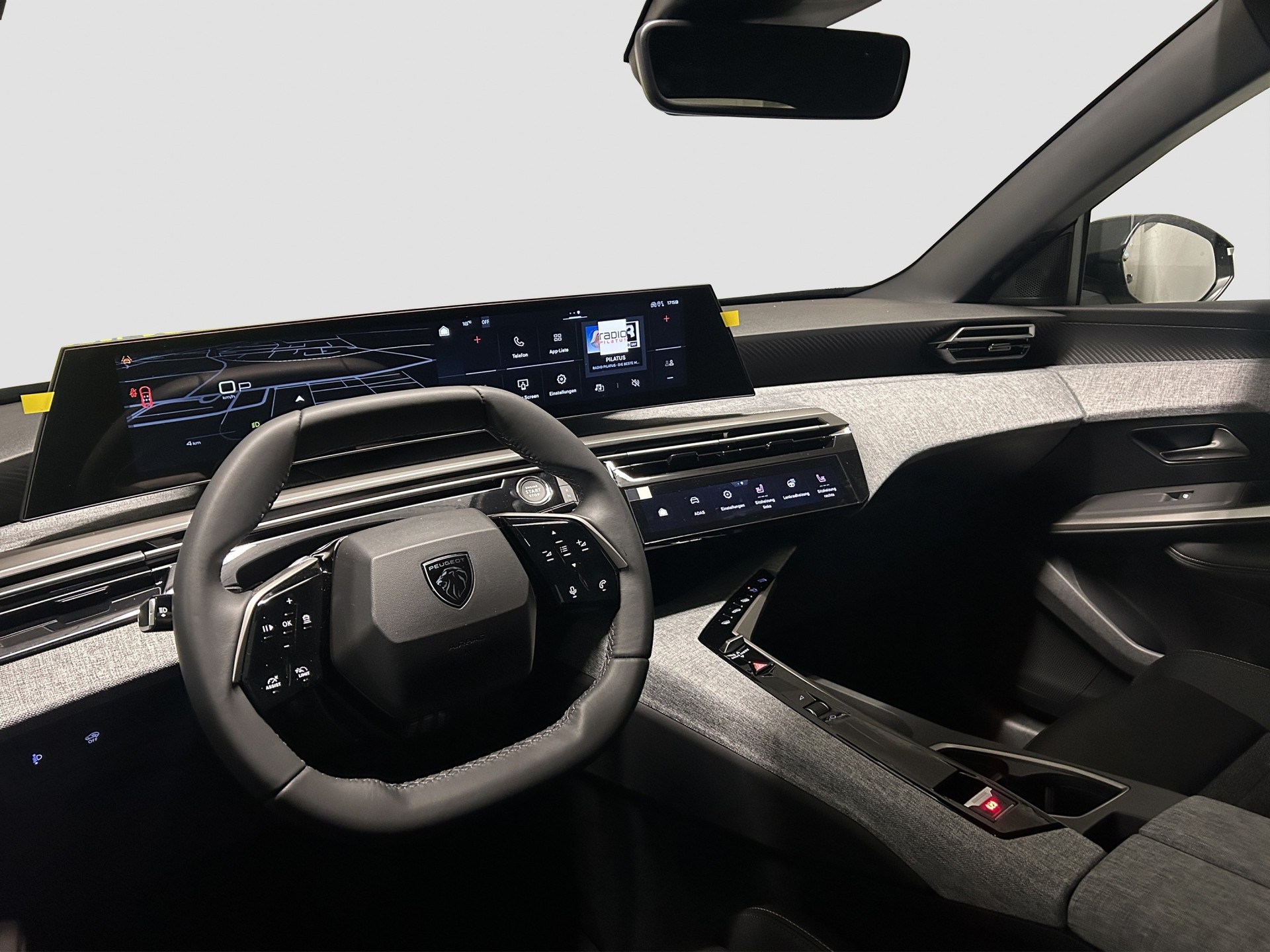 PEUGEOT 3008 1.2 Hybrid Allure Premium-image-10