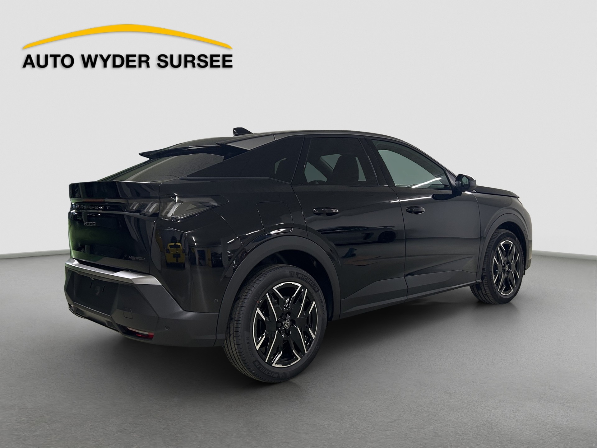 PEUGEOT 3008 1.2 Hybrid Allure Premium-image-5