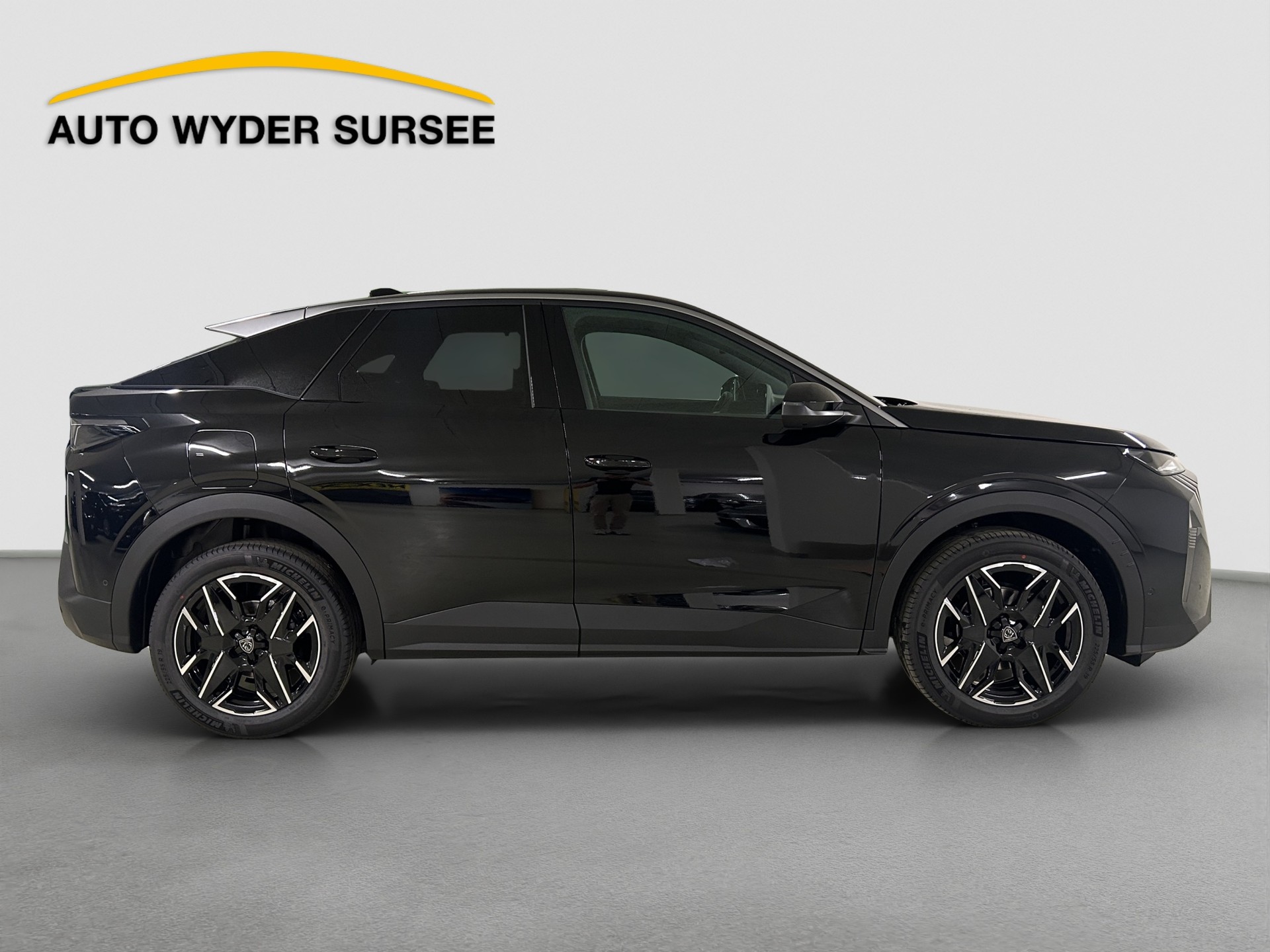 PEUGEOT 3008 1.2 Hybrid Allure Premium-image-6