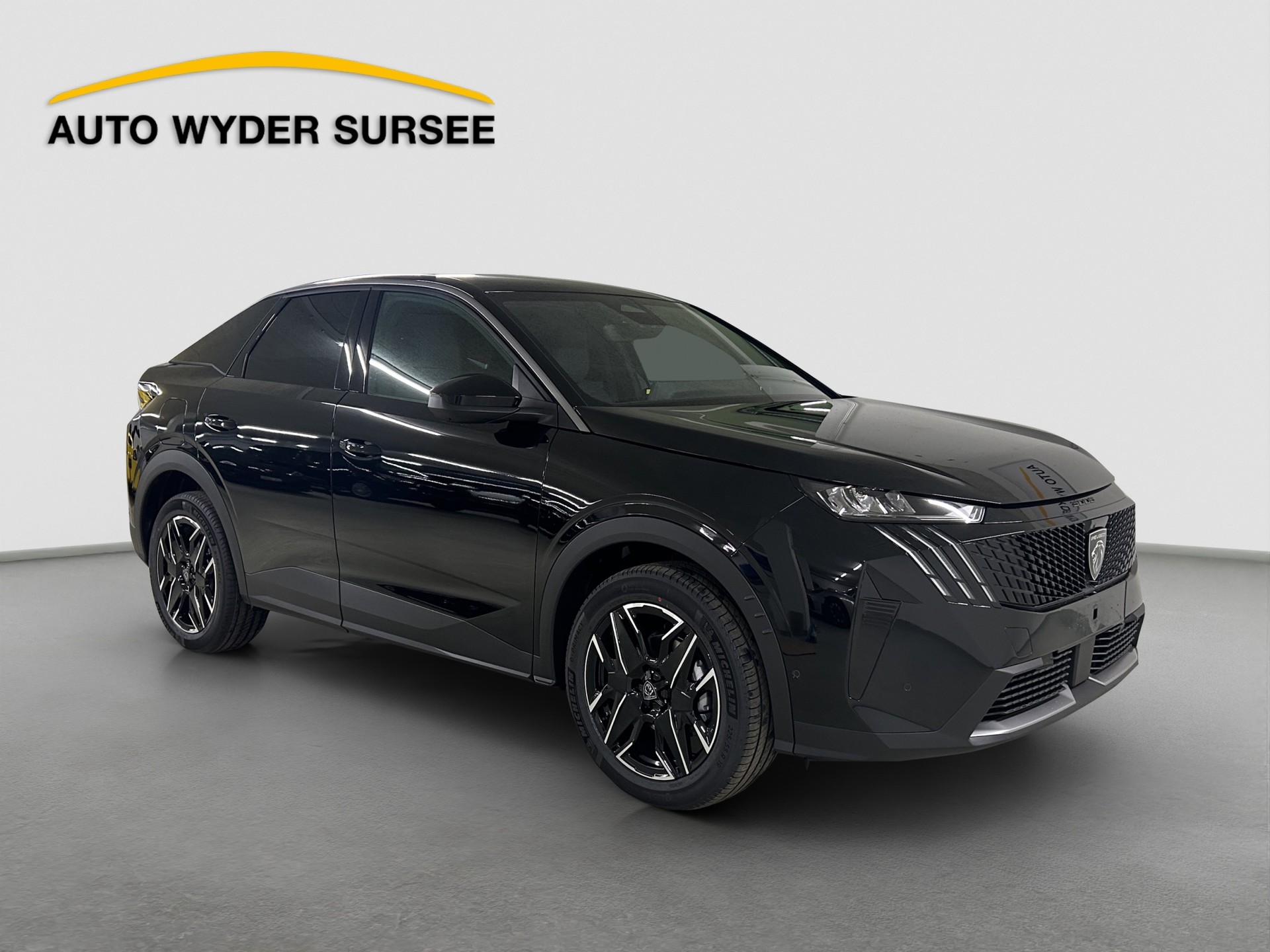 PEUGEOT 3008 1.2 Hybrid Allure Premium-image-7