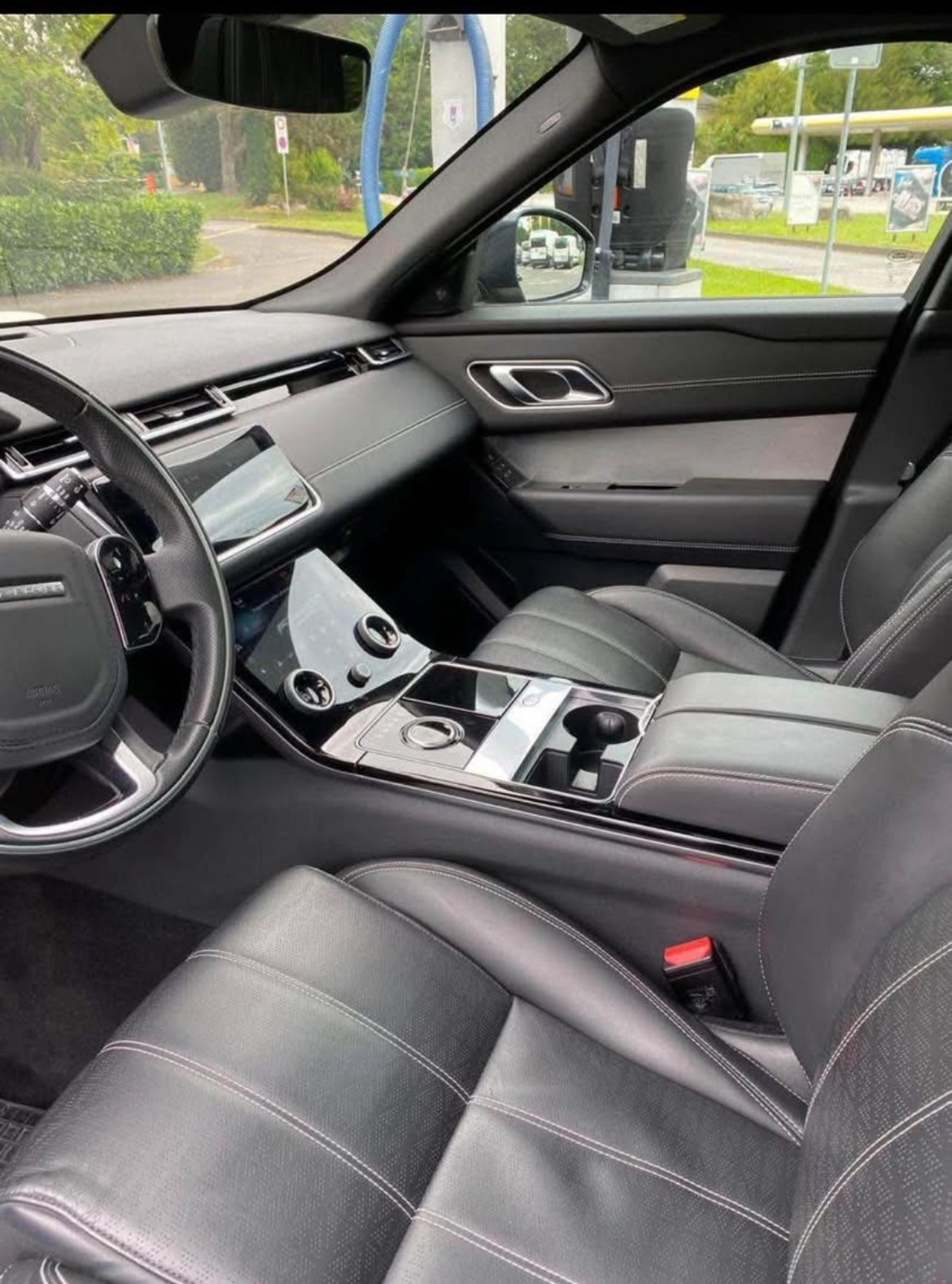 LAND ROVER Range Rover Velar R-Dynamic D 300 SE Automatic-image-11