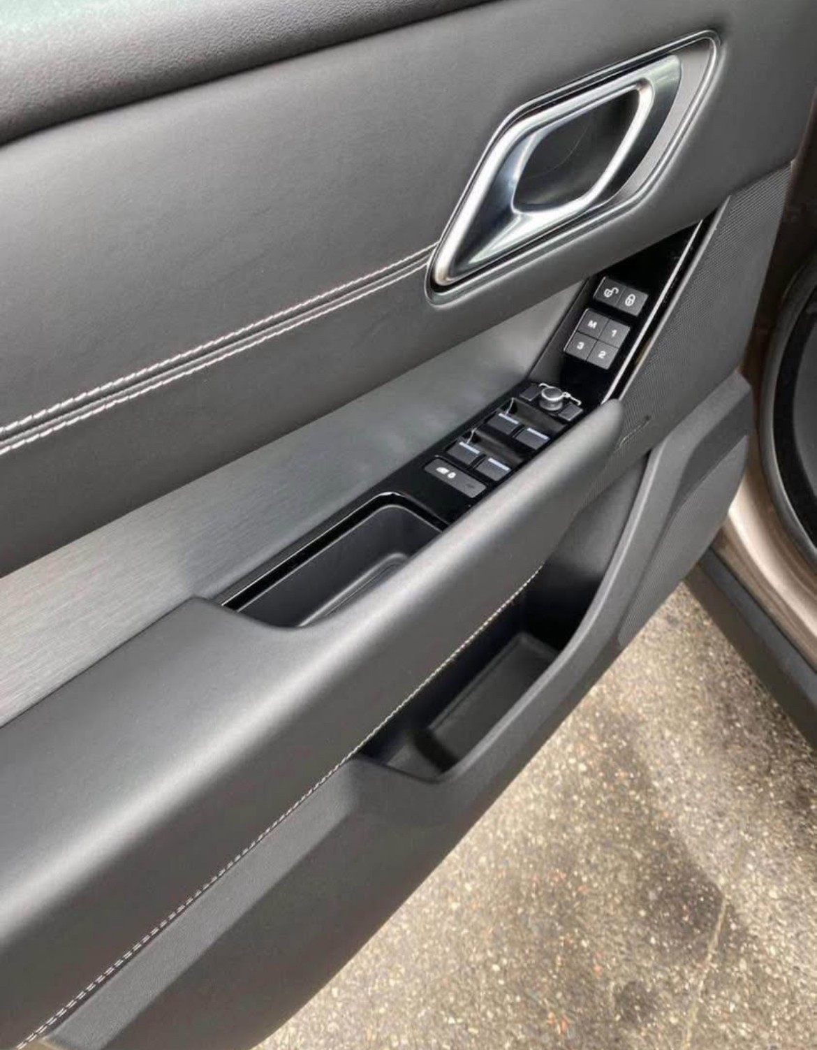 LAND ROVER Range Rover Velar R-Dynamic D 300 SE Automatic-image-13