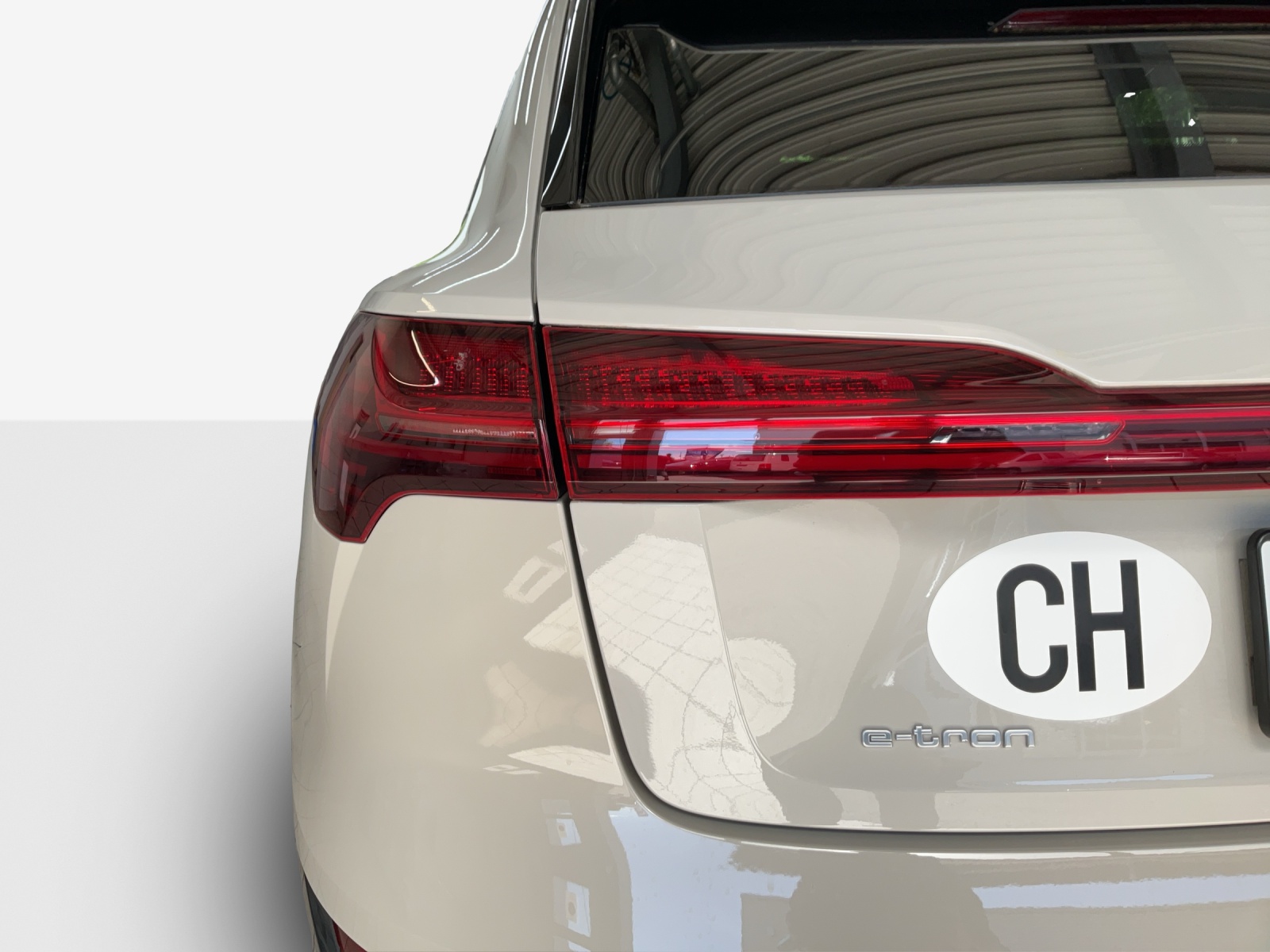 AUDI e-tron 55 Advanced quattro-image-15