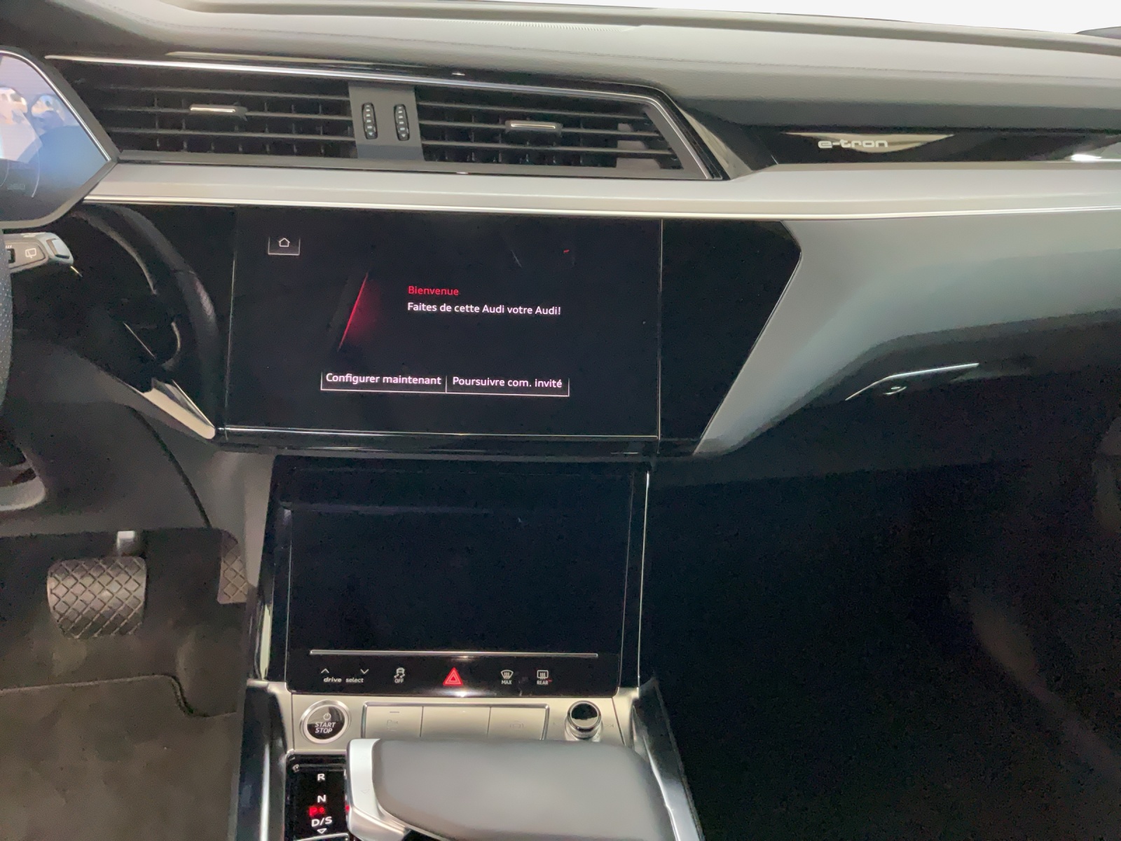 AUDI e-tron 55 Advanced quattro-image-10