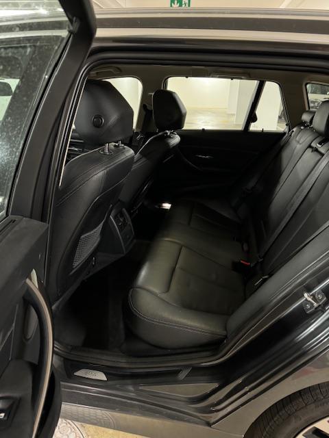 BMW 330d Touring Modern Line Steptronic-image-4
