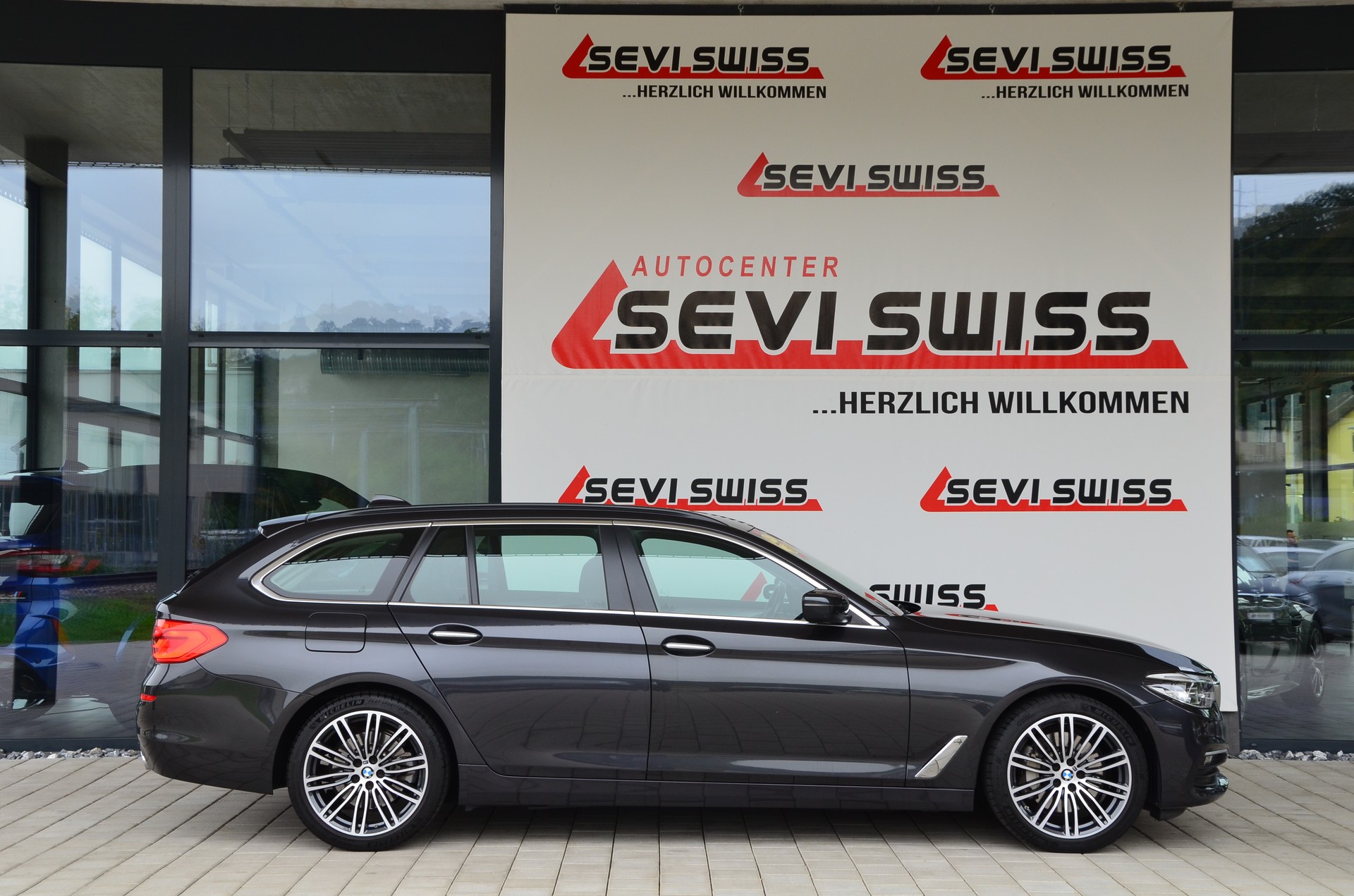 BMW 530i Touring Steptronic*Frisch ab MFK,1 Jahr oder 20'000km Garantie*-image-3