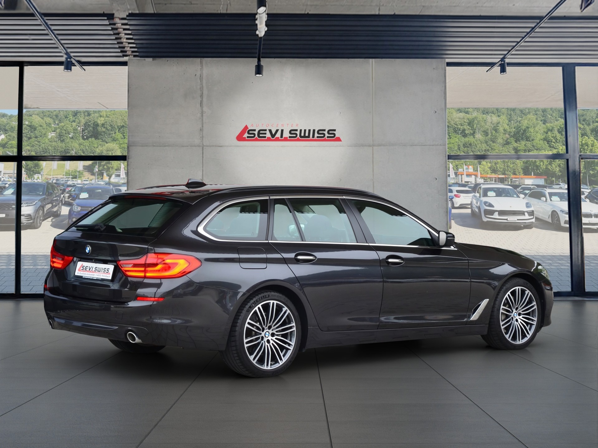 BMW 530i Touring Steptronic*Frisch ab MFK,1 Jahr oder 20'000km Garantie*-showroom-element-2