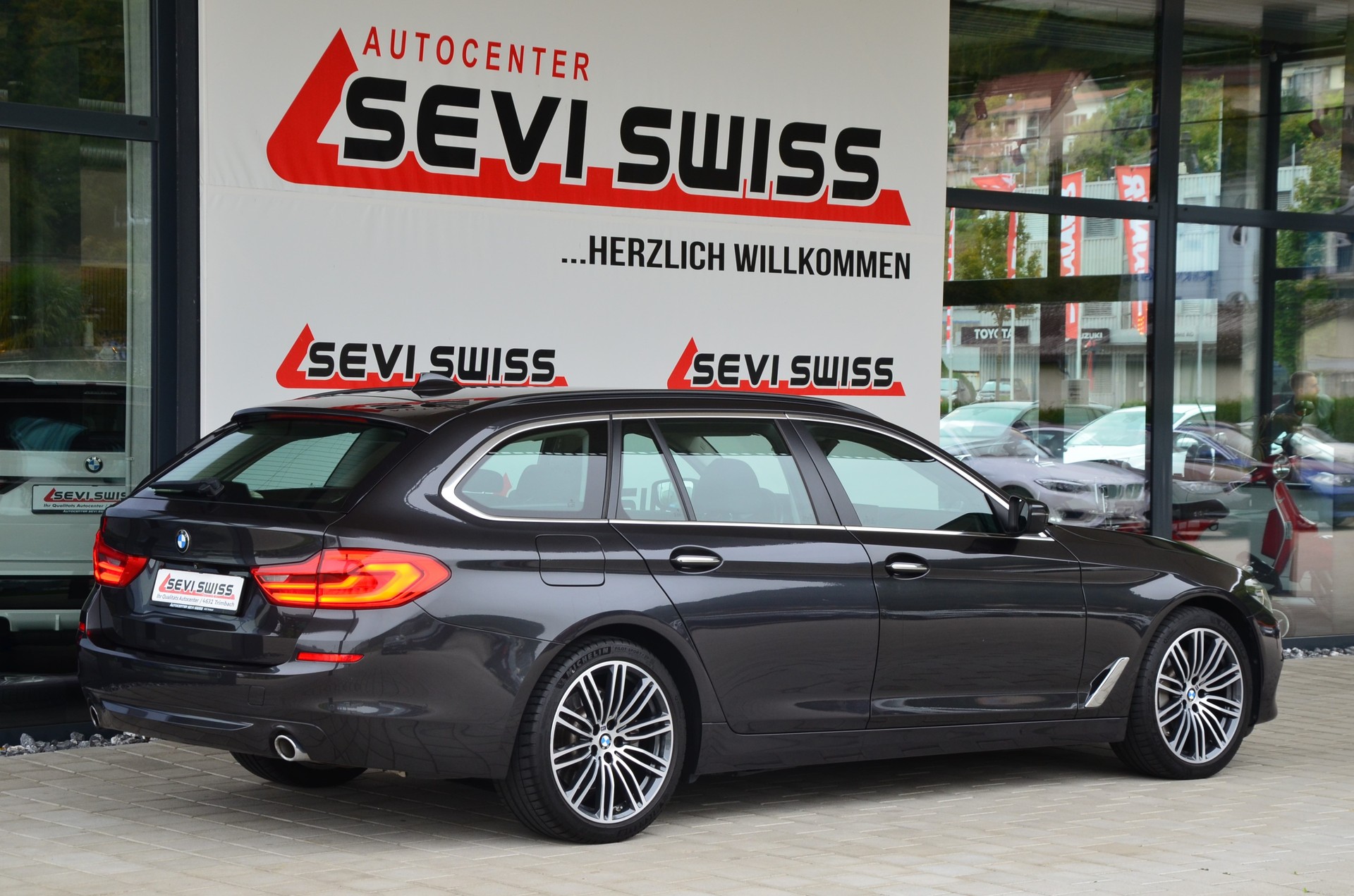 BMW 530i Touring Steptronic*Frisch ab MFK,1 Jahr oder 20'000km Garantie*-image-4