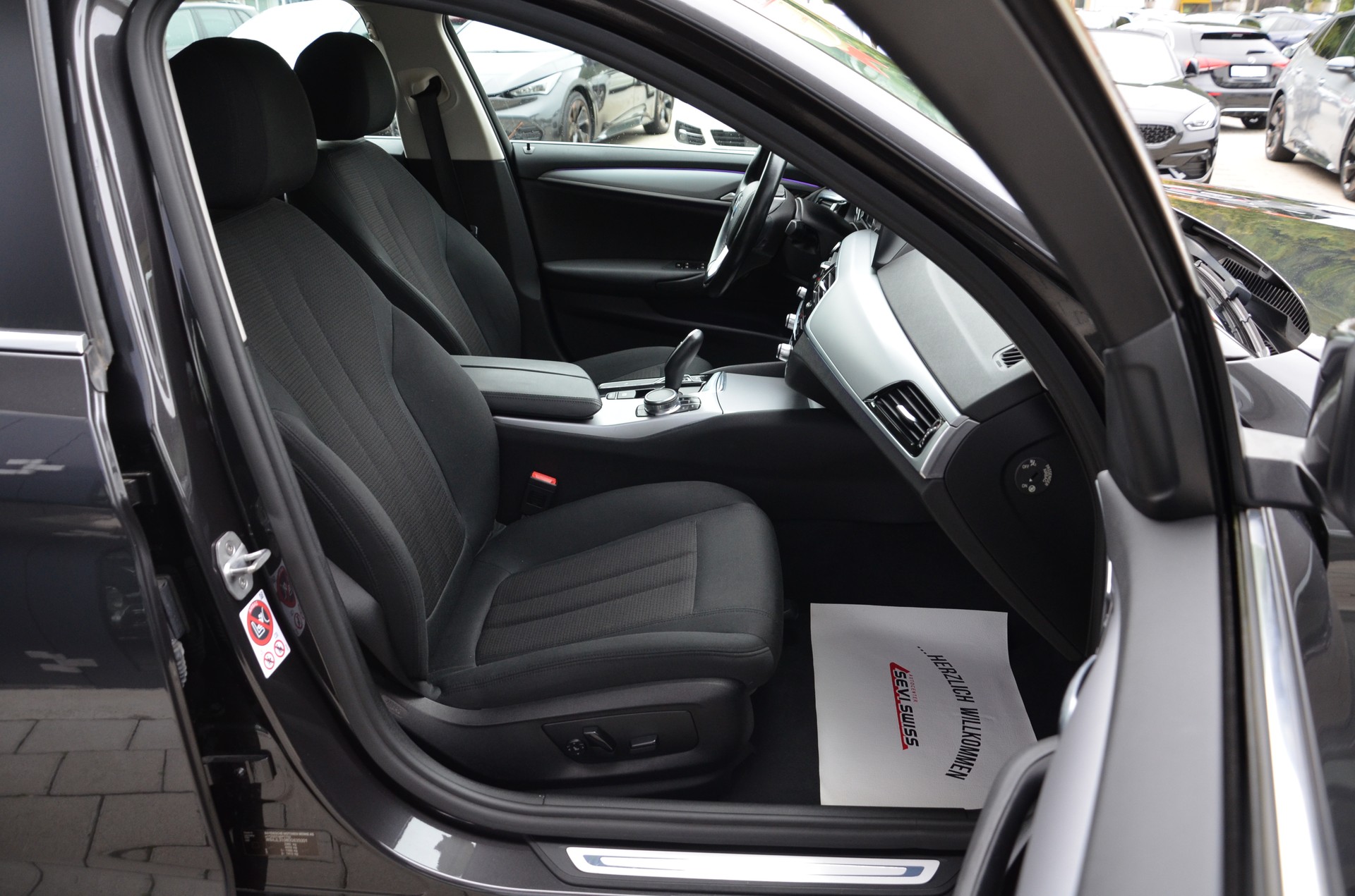 BMW 530i Touring Steptronic*Frisch ab MFK,1 Jahr oder 20'000km Garantie*-image-16