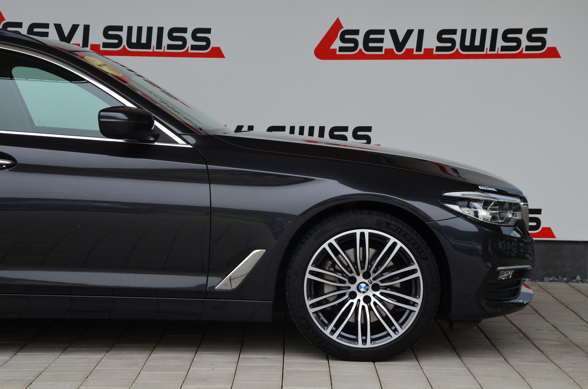 BMW 530i Touring Steptronic*Frisch ab MFK,1 Jahr oder 20'000km Garantie*-image-2