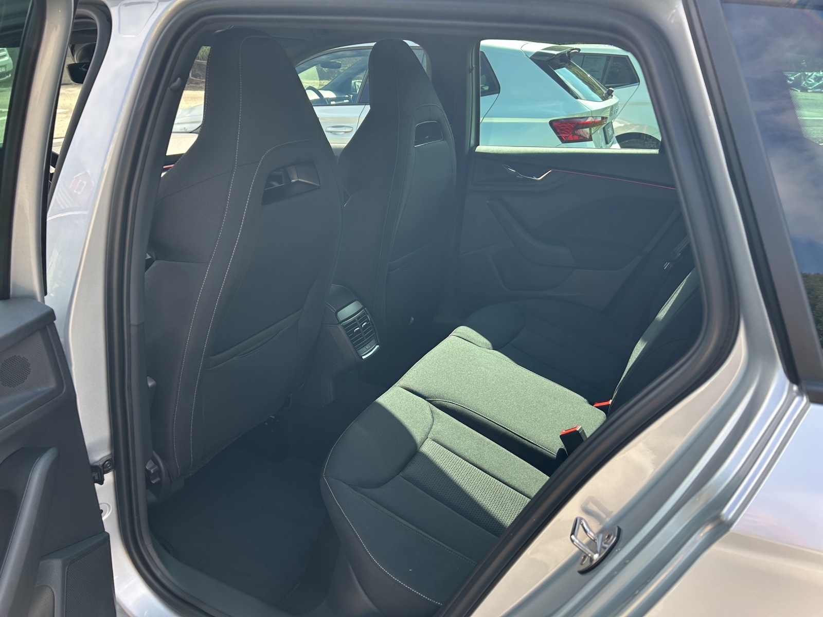 SKODA Kamiq 1.5 TSI Dynamic DSG-image-9