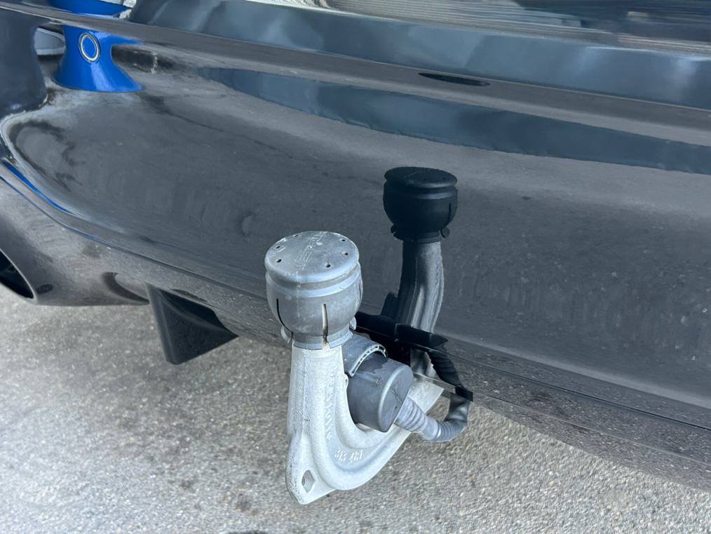 MERCEDES-BENZ A 35 AMG 4Matic Speedshift-image-4