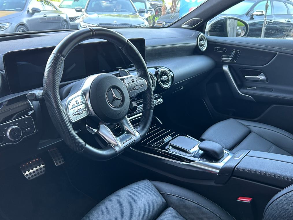 MERCEDES-BENZ A 35 AMG 4Matic Speedshift-image-5