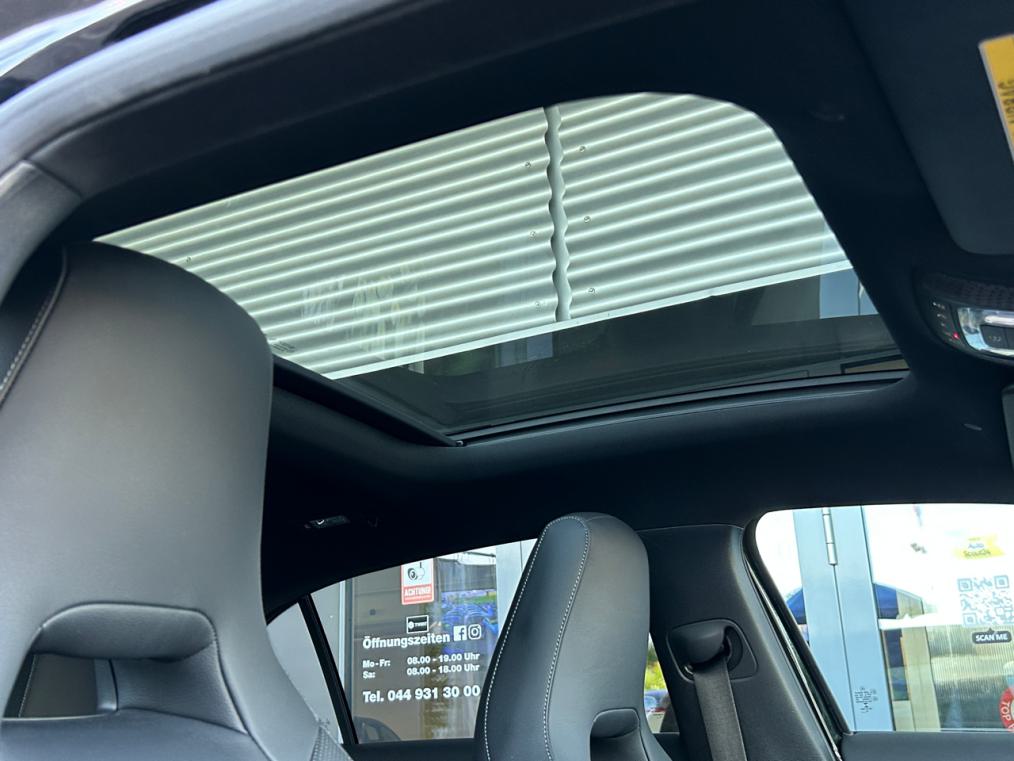 MERCEDES-BENZ A 35 AMG 4Matic Speedshift-image-15