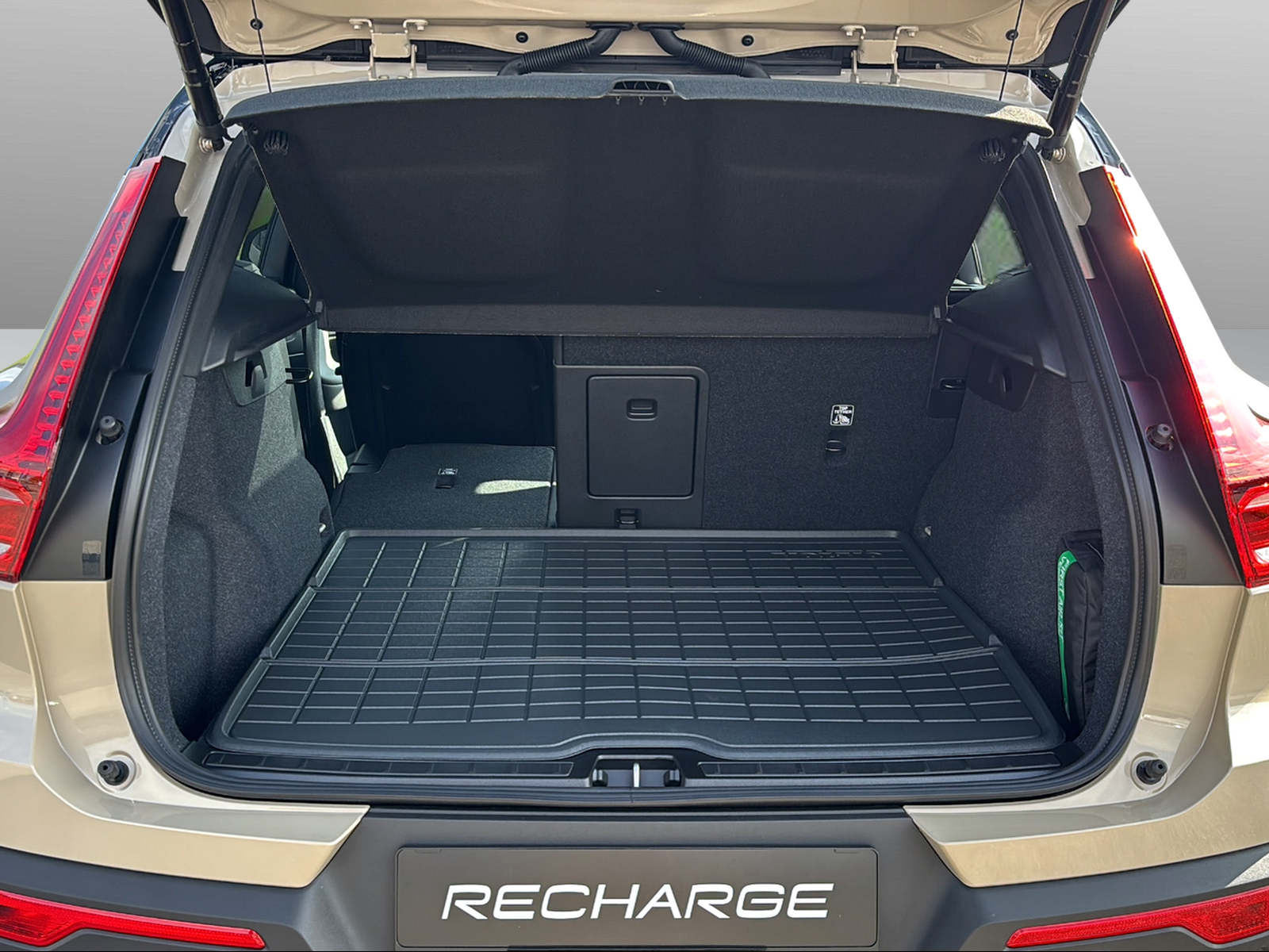 VOLVO EX40 Twin Ultra AWD-image-15