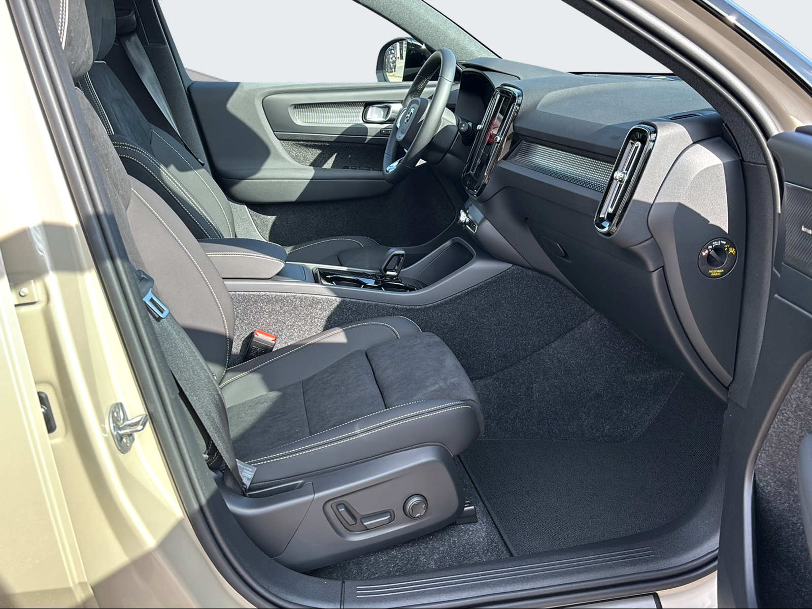 VOLVO EX40 Twin Ultra AWD-image-14