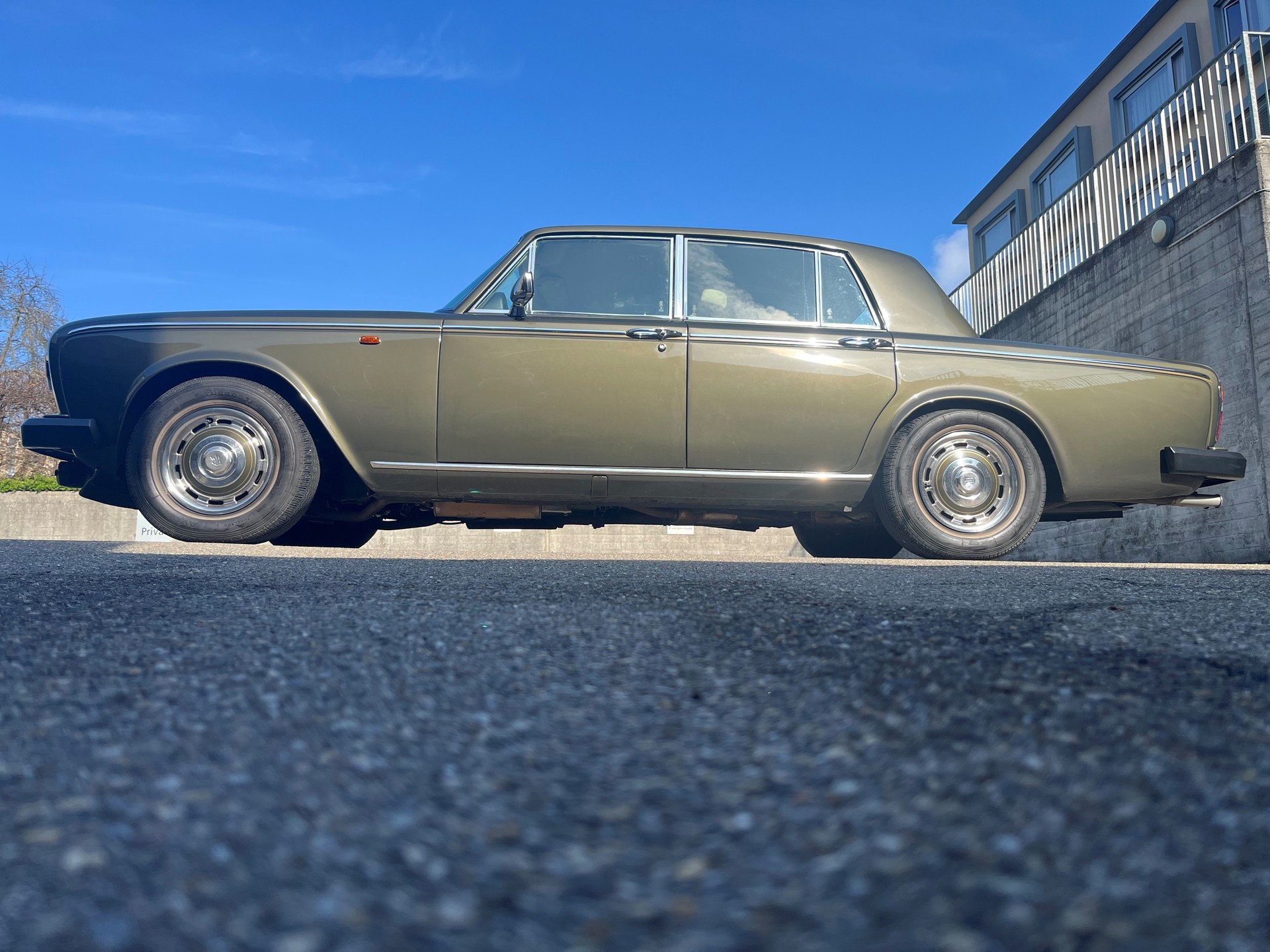 ROLLS-ROYCE Silver Shadow-image-2