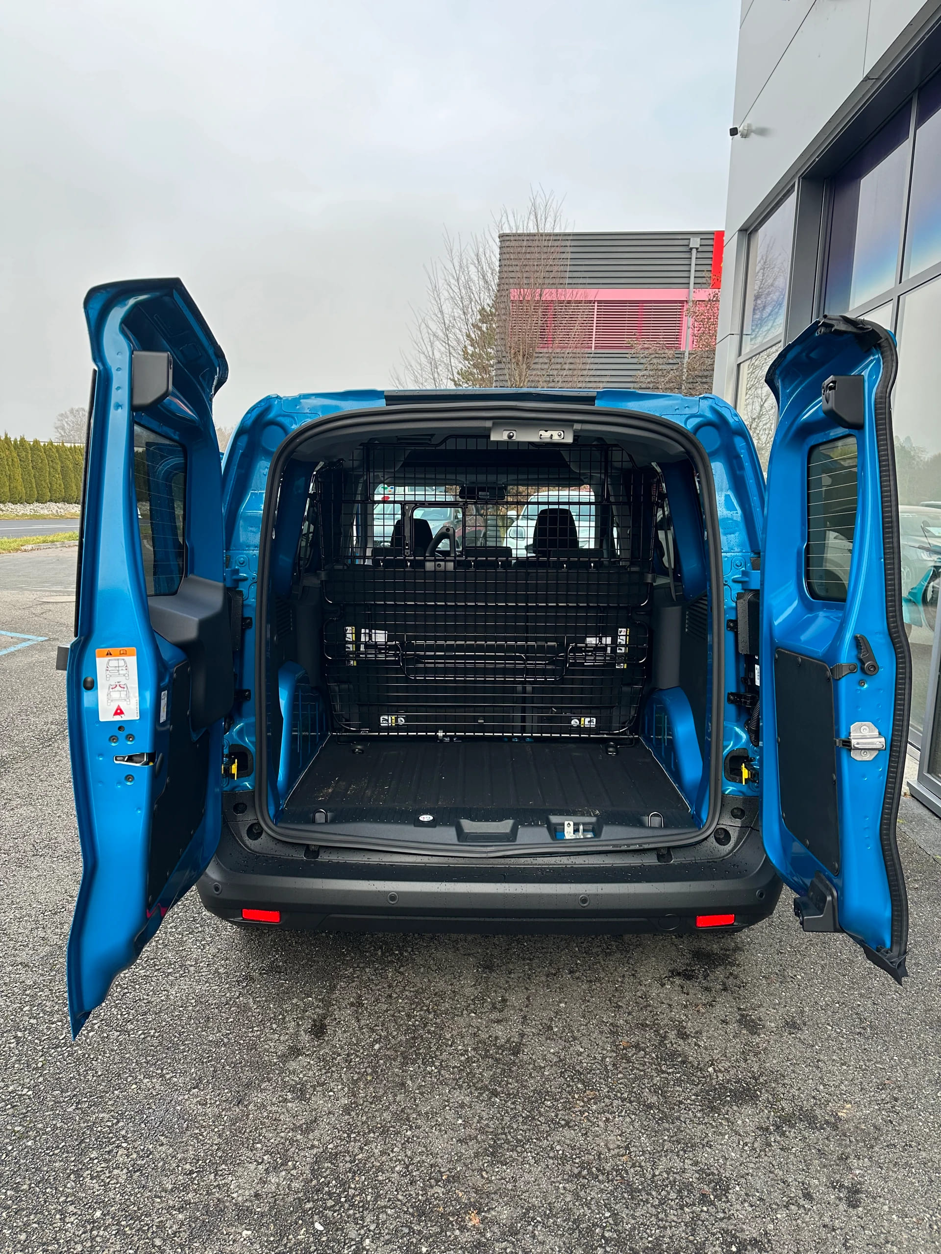 FORD Transit Courier dcab. van 1.0 Trend/125CV/Aut.-image-5
