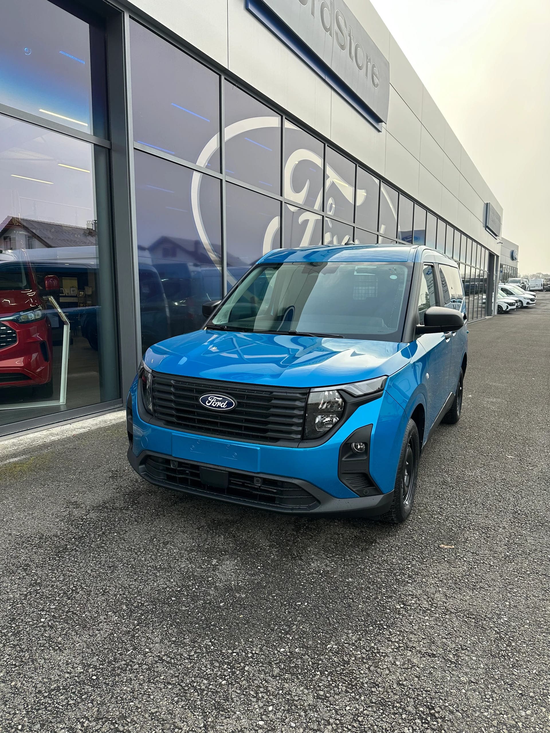 FORD Transit Courier dcab. van 1.0 Trend/125CV/Aut.