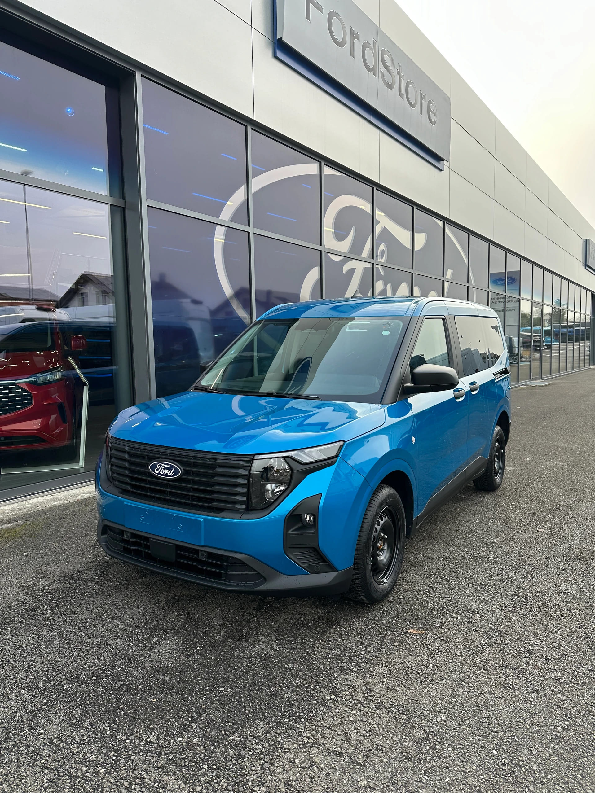 FORD Transit Courier dcab. van 1.0 Trend/125CV/Aut.-image-1