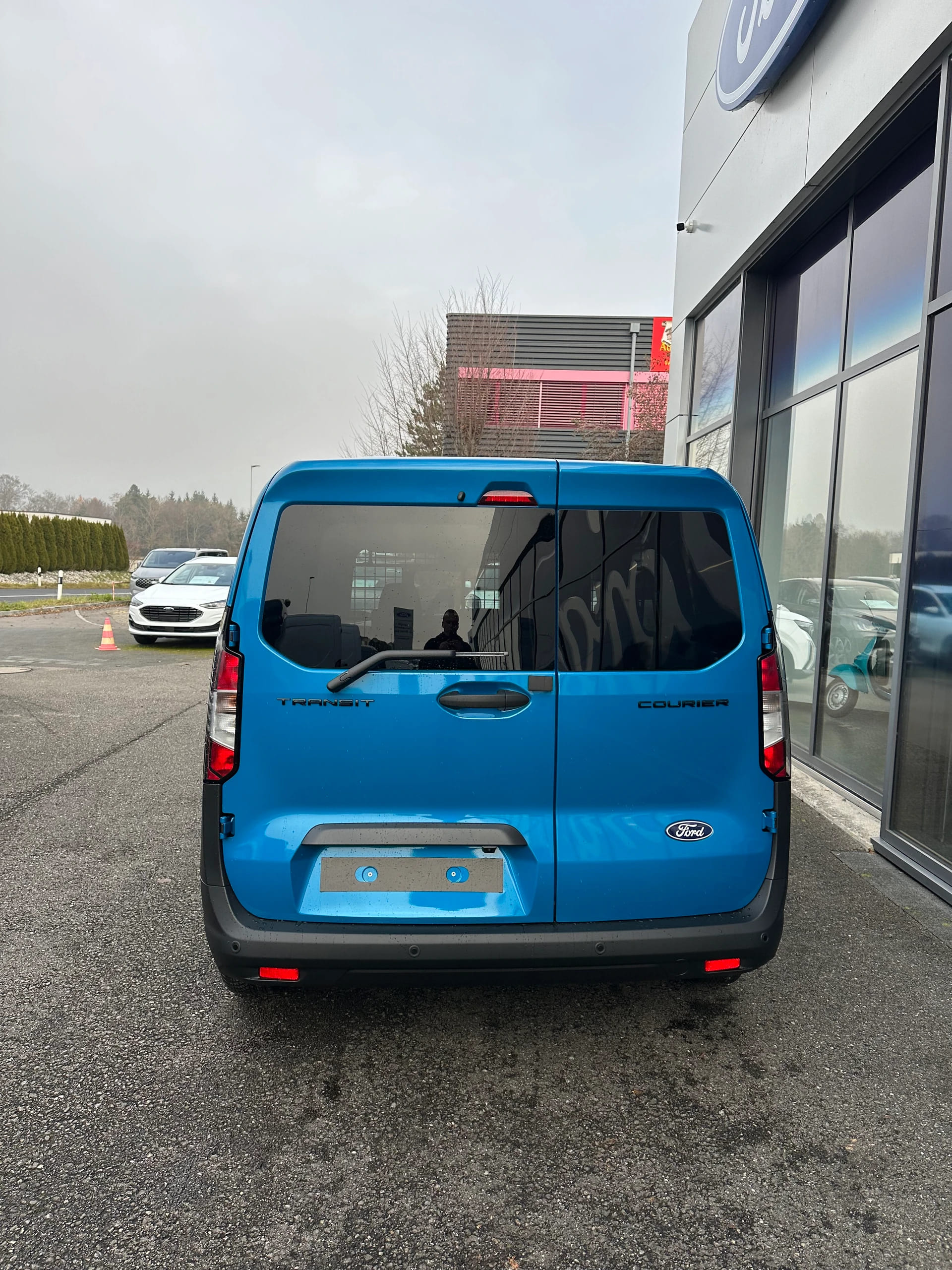 FORD Transit Courier dcab. van 1.0 Trend/125CV/Aut.-image-4