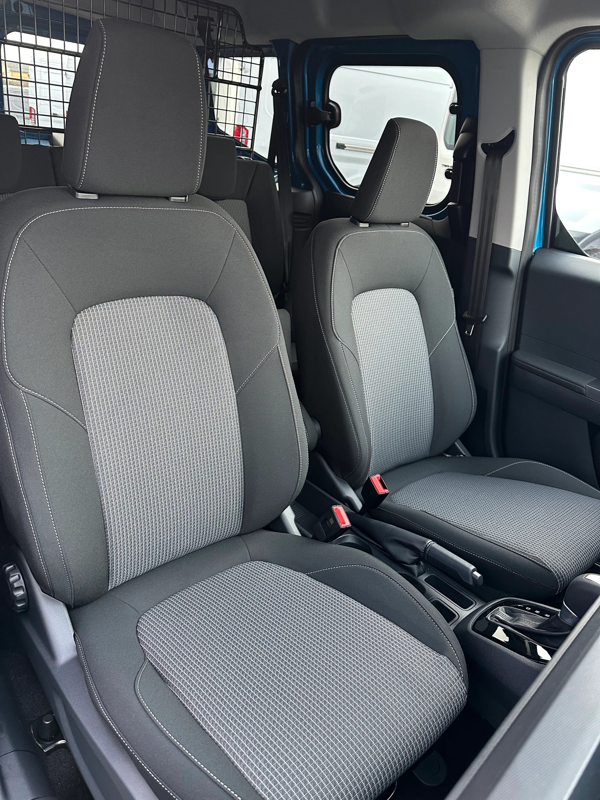 FORD Transit Courier dcab. van 1.0 Trend/125CV/Aut.-image-13