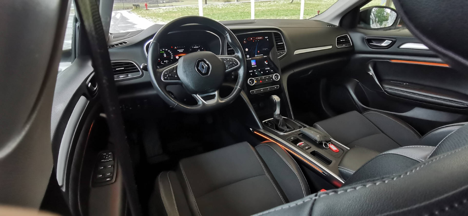 RENAULT Mégane Grandtour 1.3TCe140 techno EDC-image-8