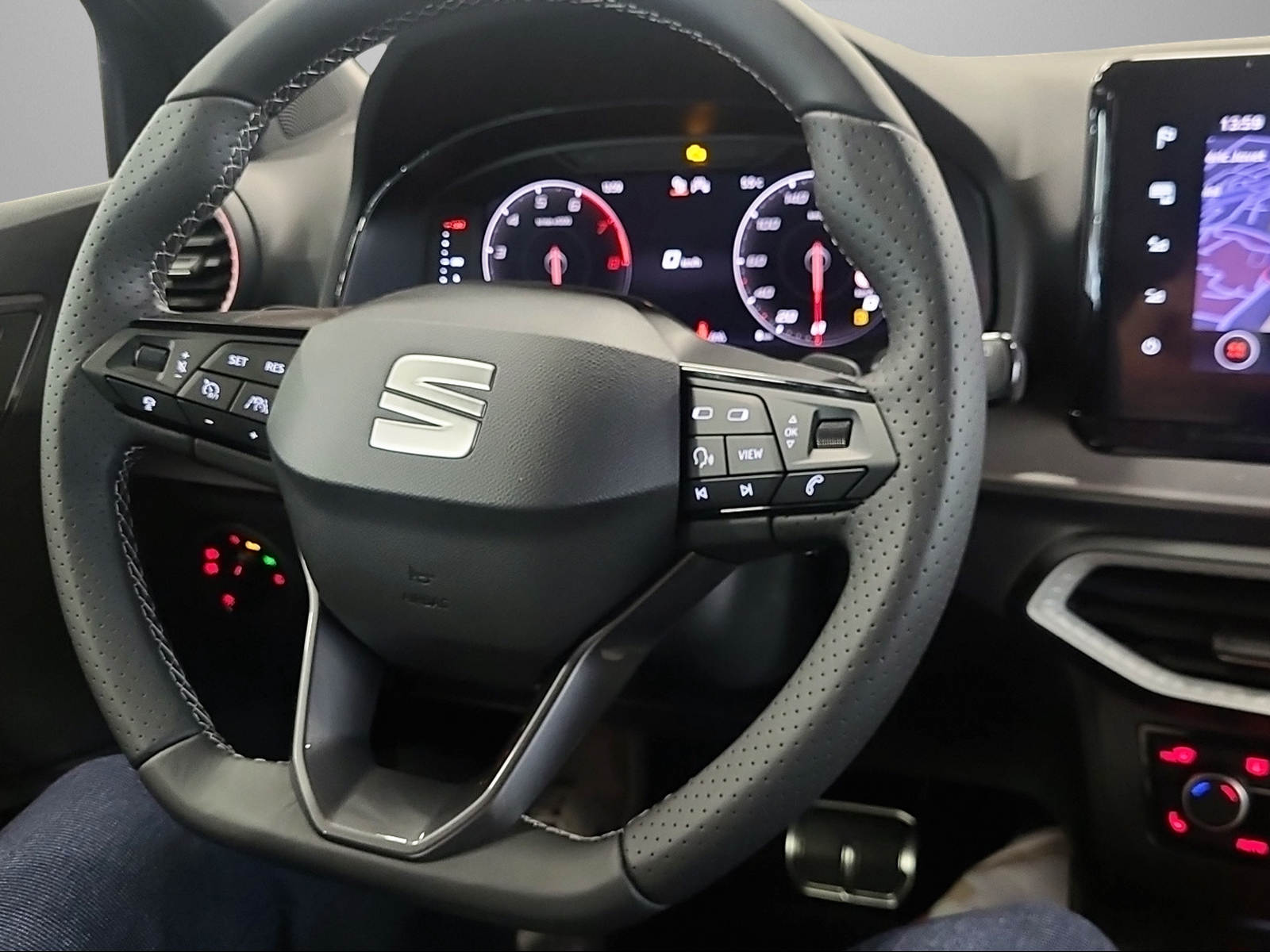 SEAT Arona 1.5 Eco TSI FR DSG-image-7