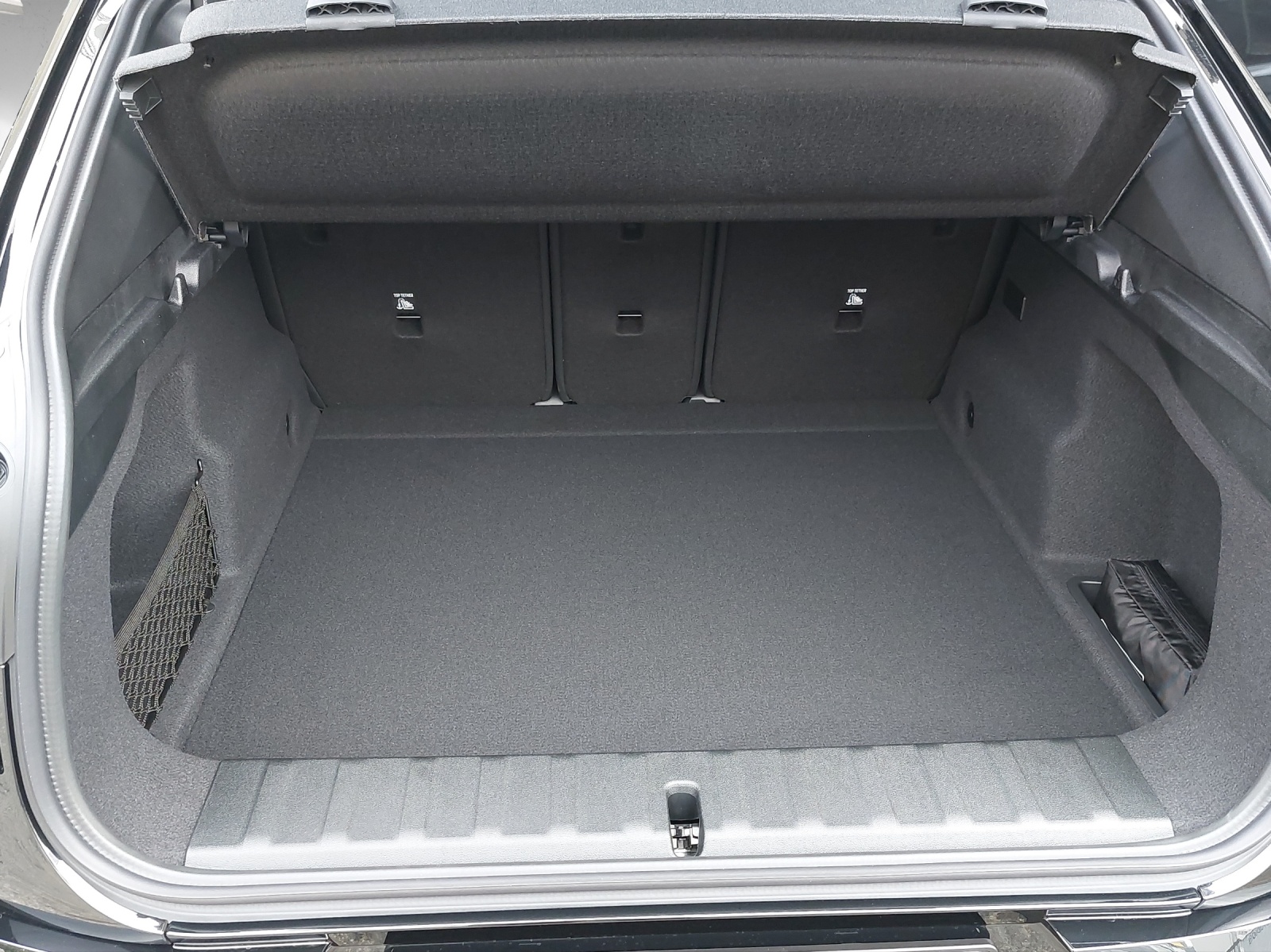BMW iX2 xDrive 30 M Sport Pro-image-17