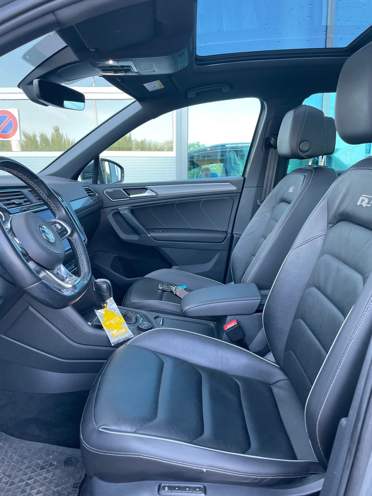VW Tiguan 2.0 TDI SCR Highline 4Motion DSG-image-3