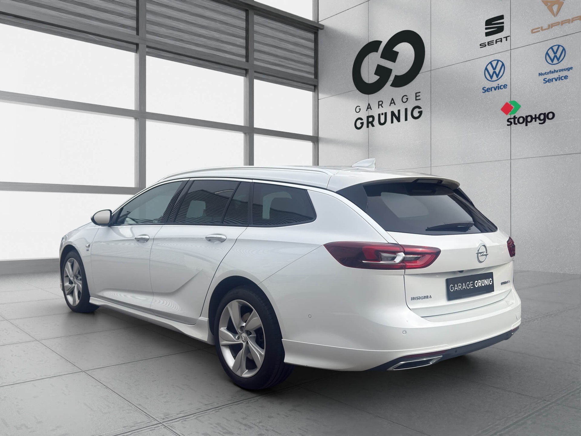 OPEL Insignia 2.0 T Sports Tourer Excellence 4WD Automat.-image-3