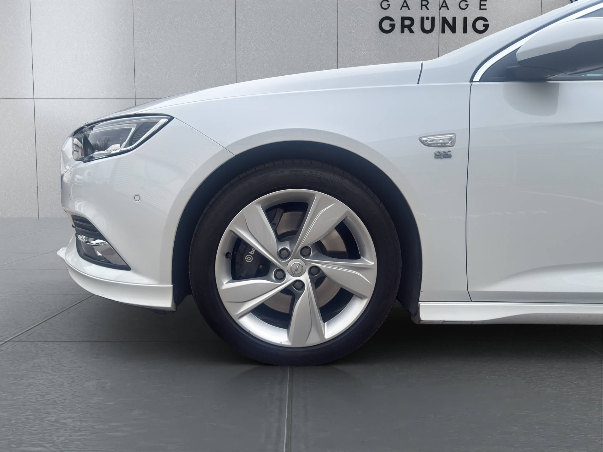 OPEL Insignia 2.0 T Sports Tourer Excellence 4WD Automat.-image-10