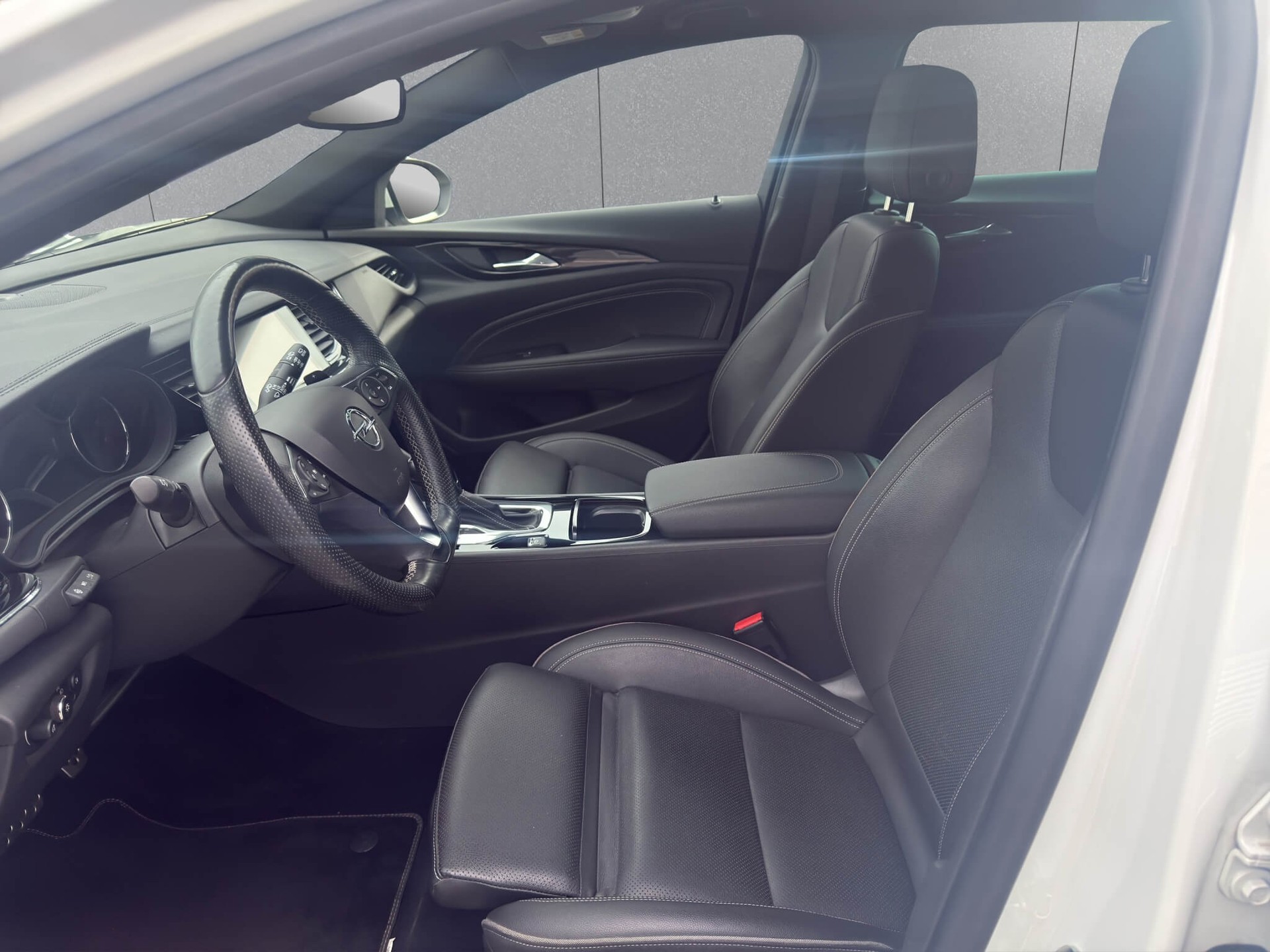 OPEL Insignia 2.0 T Sports Tourer Excellence 4WD Automat.-image-6