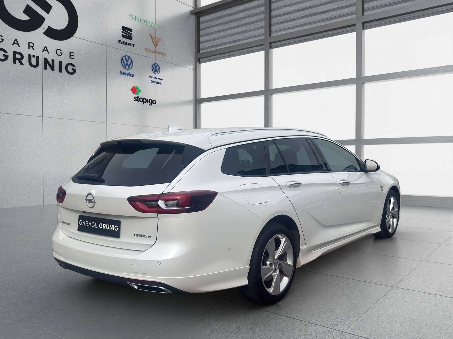OPEL Insignia 2.0 T Sports Tourer Excellence 4WD Automat.-image-5