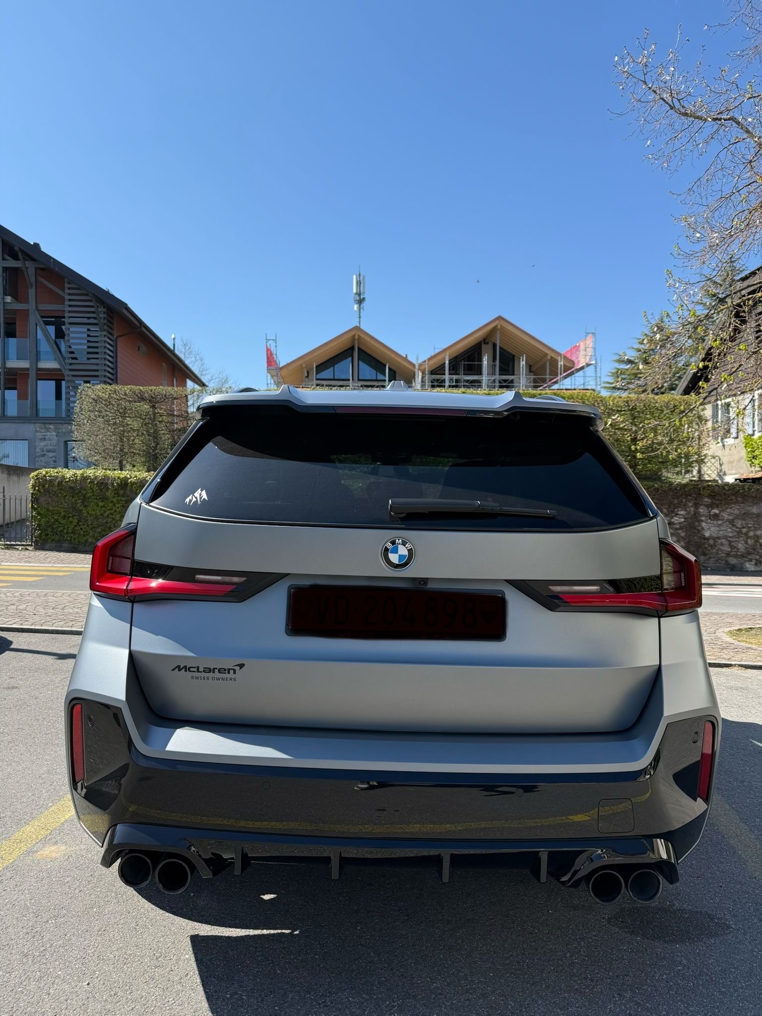 BMW X1 xDrive M35i-showroom-element-3