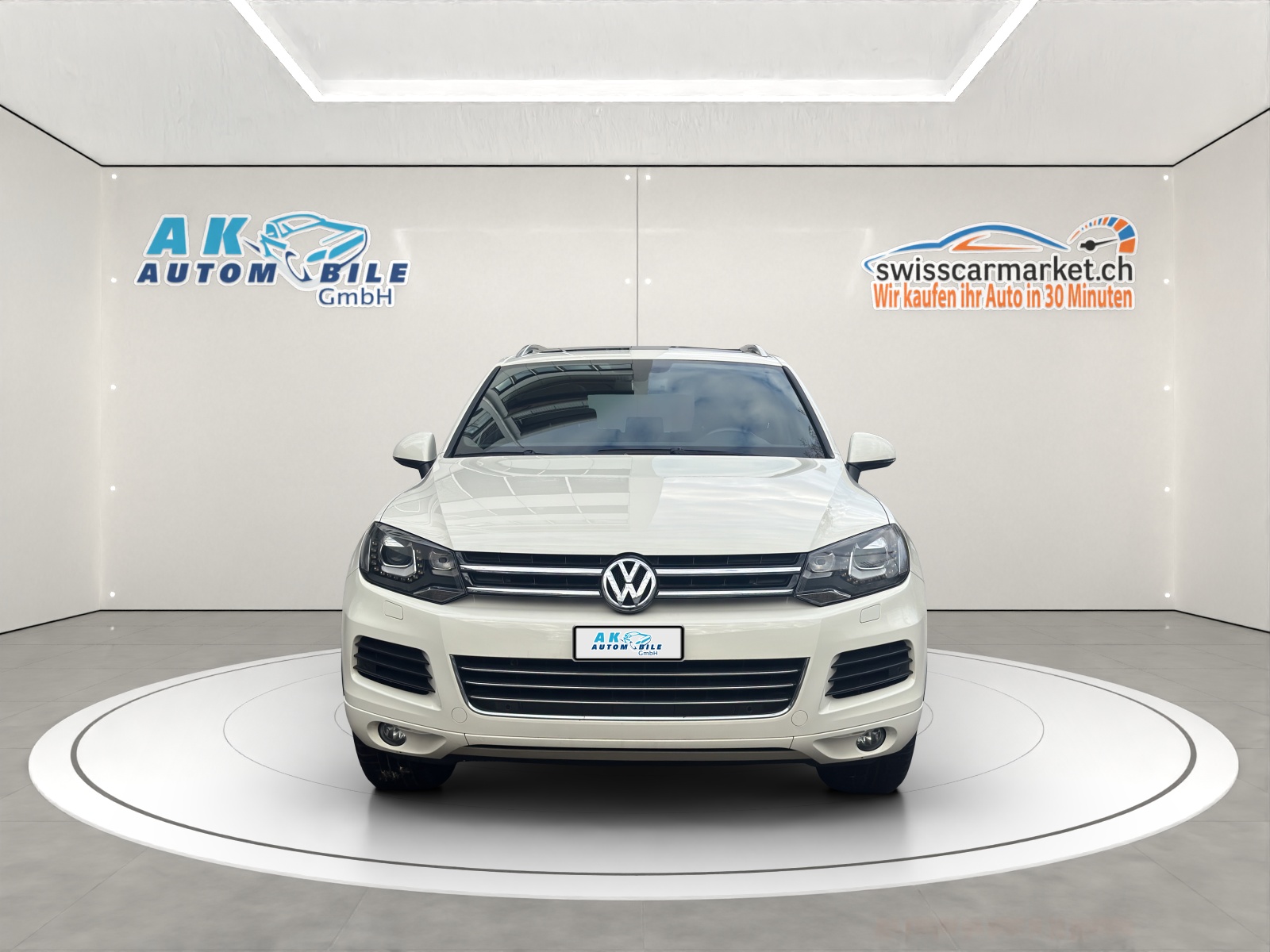 VW Touareg 3.0 TDI BlueMotion Technology Tiptronic-image-2