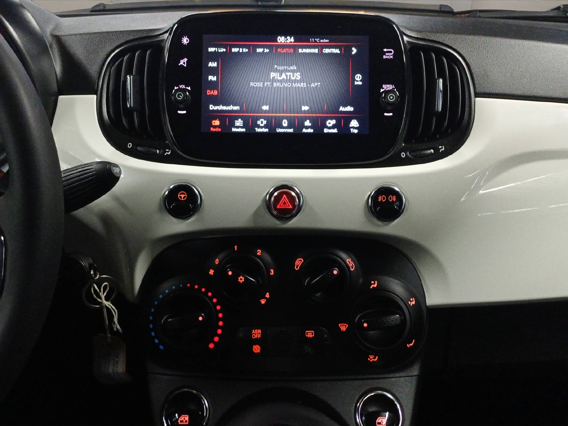 FIAT 500 C 1.0 Hybrid Cult Edition-image-14