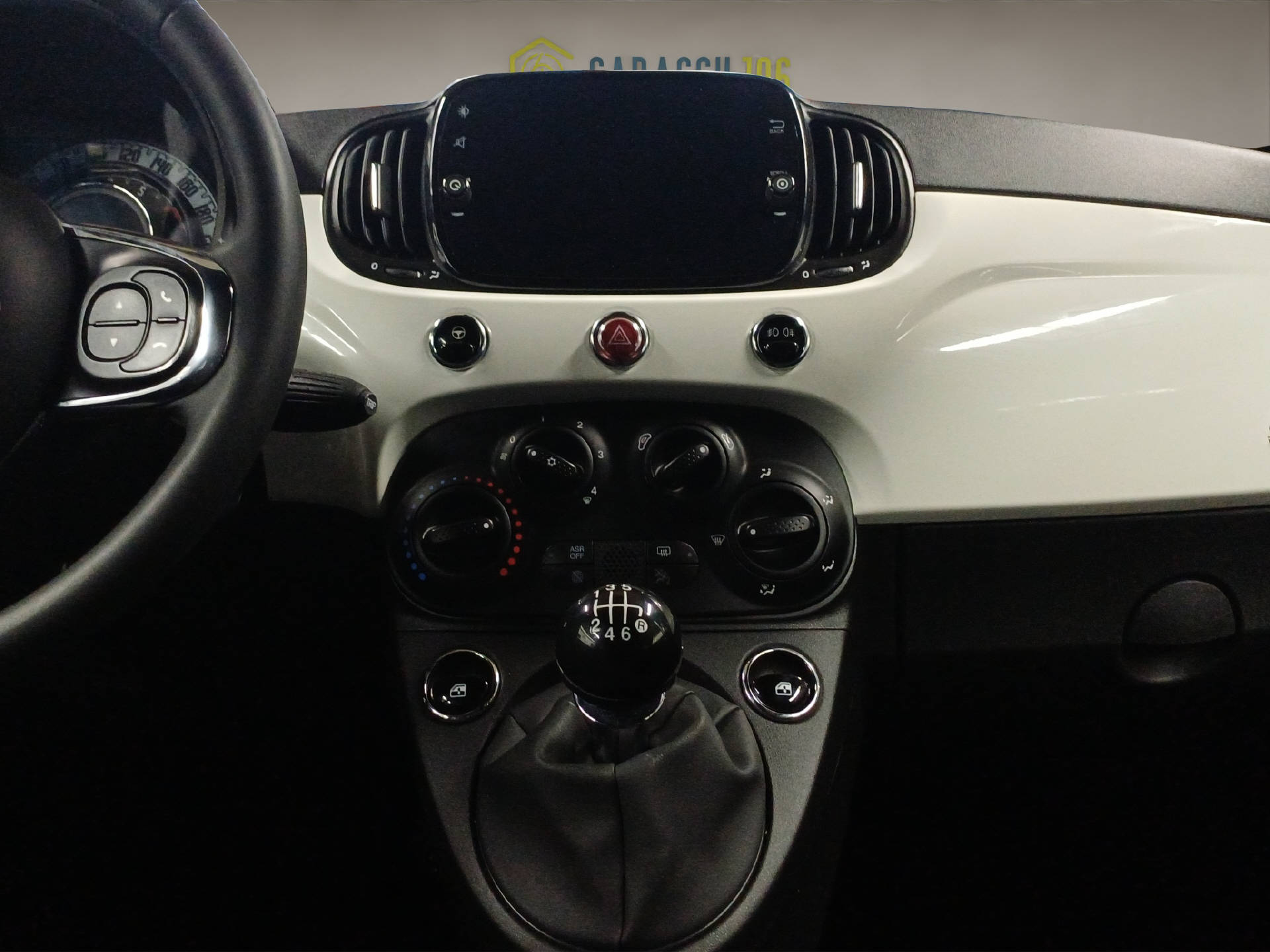FIAT 500 C 1.0 Hybrid Cult Edition-image-13