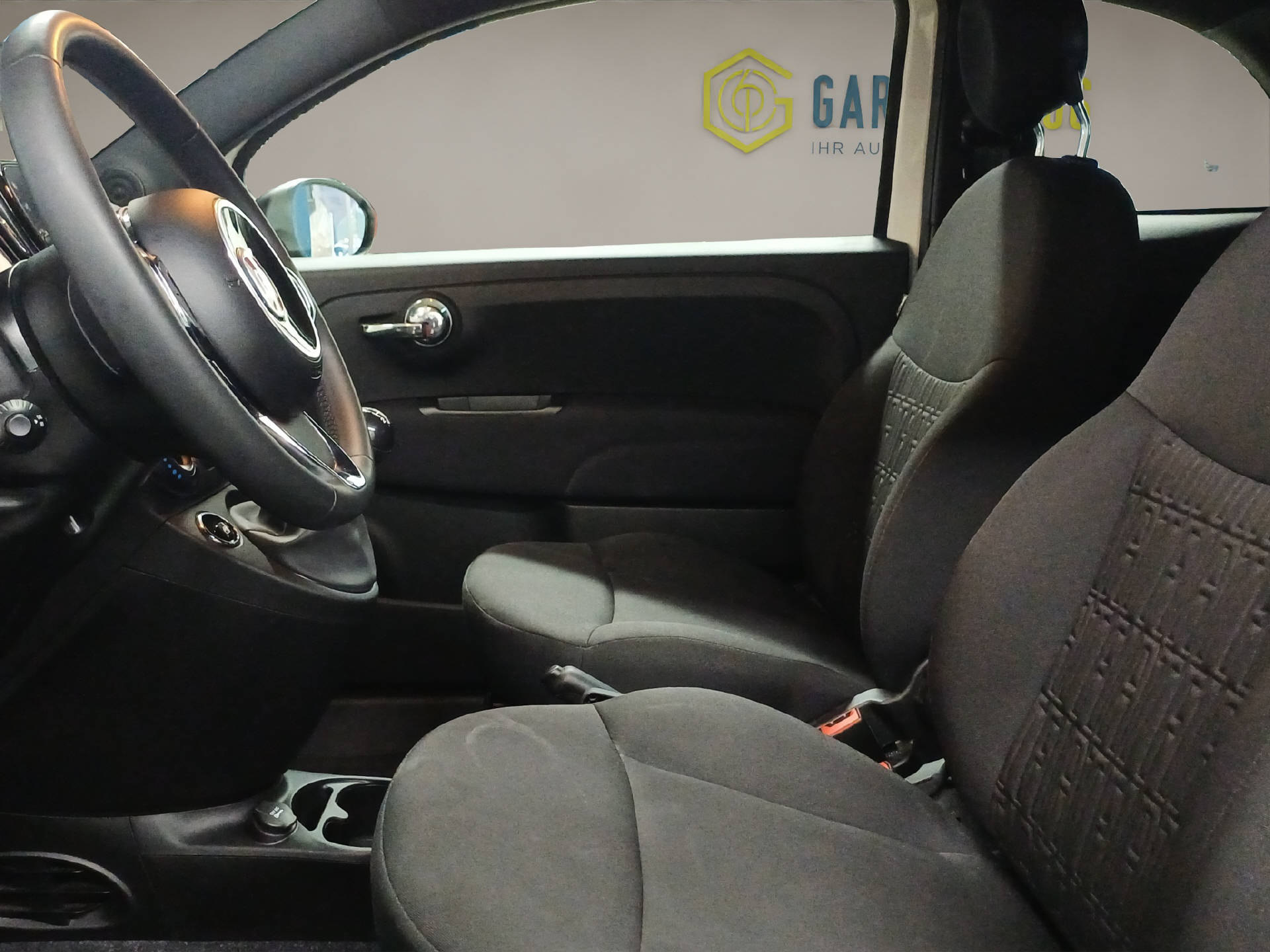 FIAT 500 C 1.0 Hybrid Cult Edition-image-8
