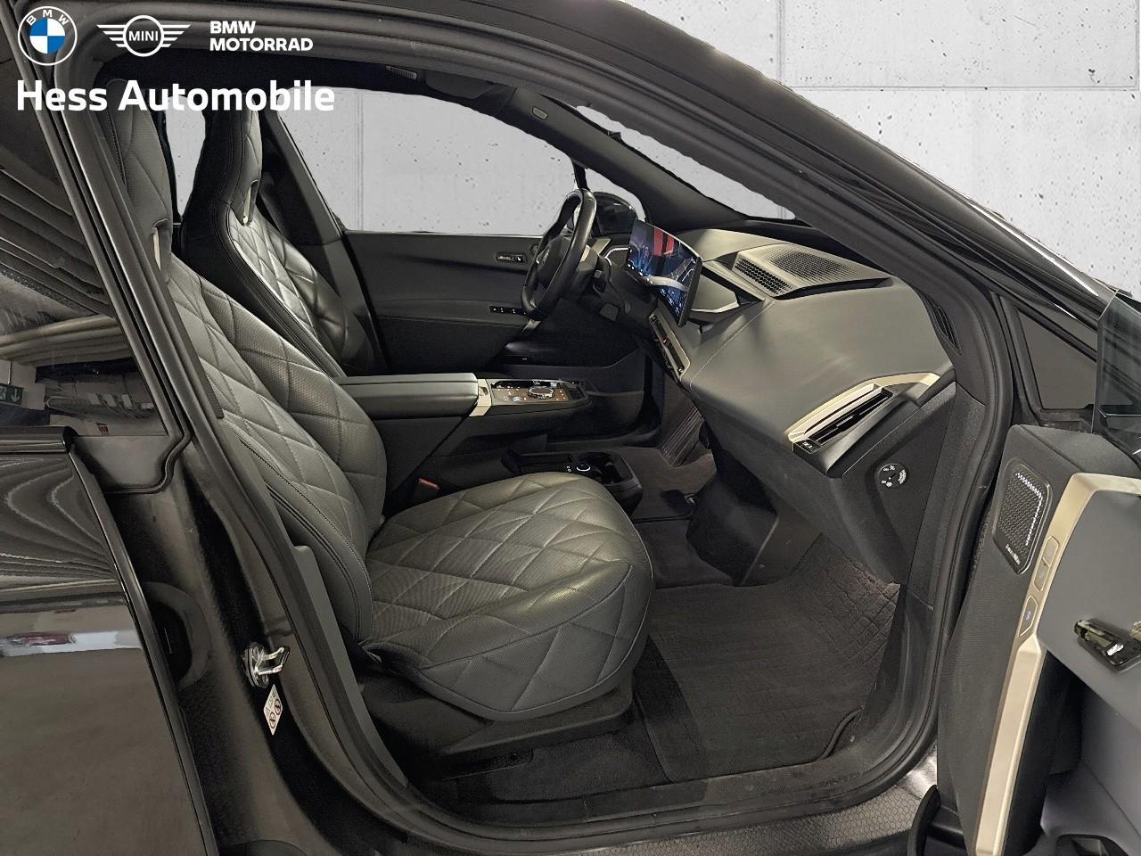 BMW iX M60-image-16