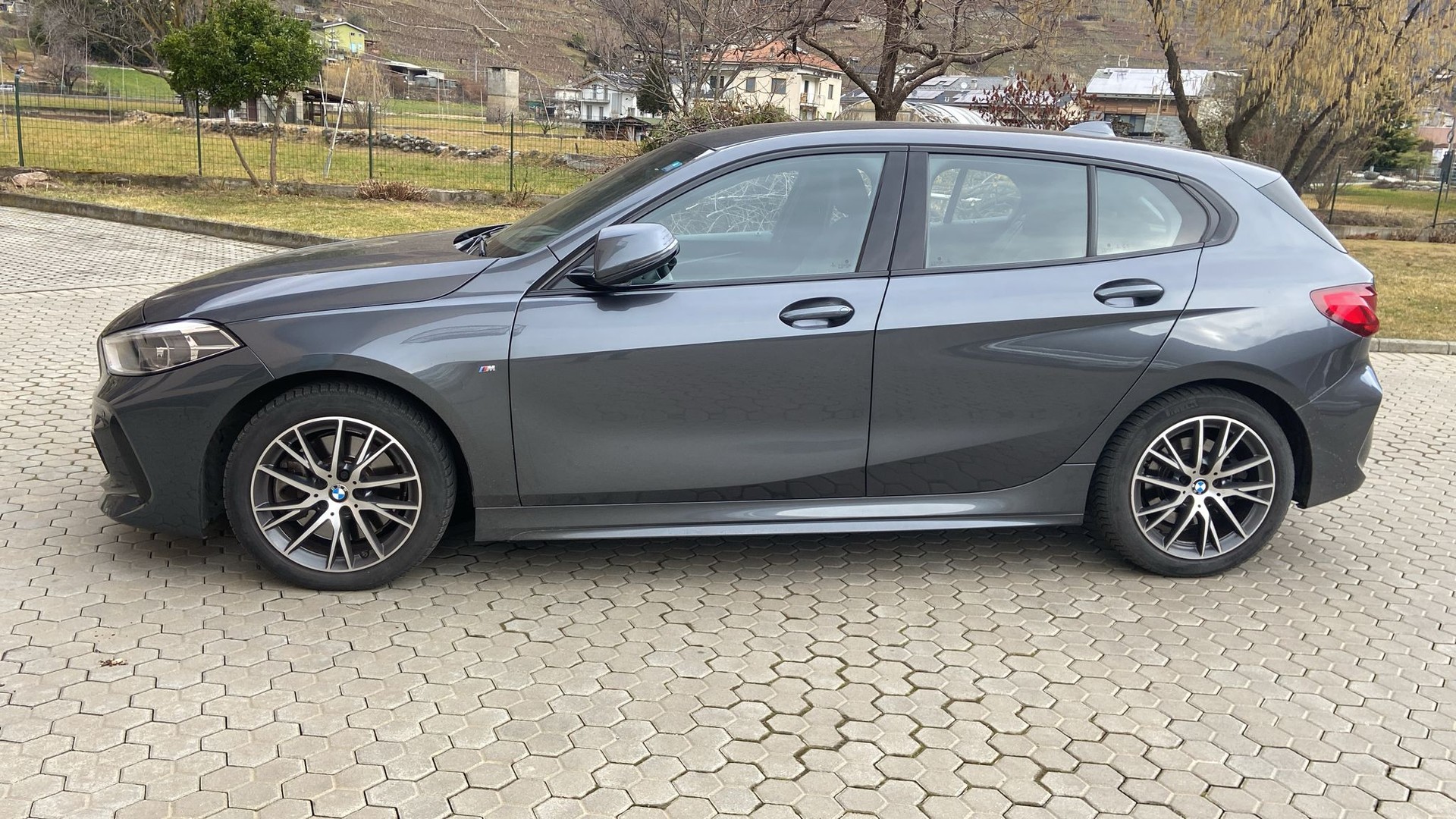 BMW 120d xDrive Steptronic M Sport-image-5