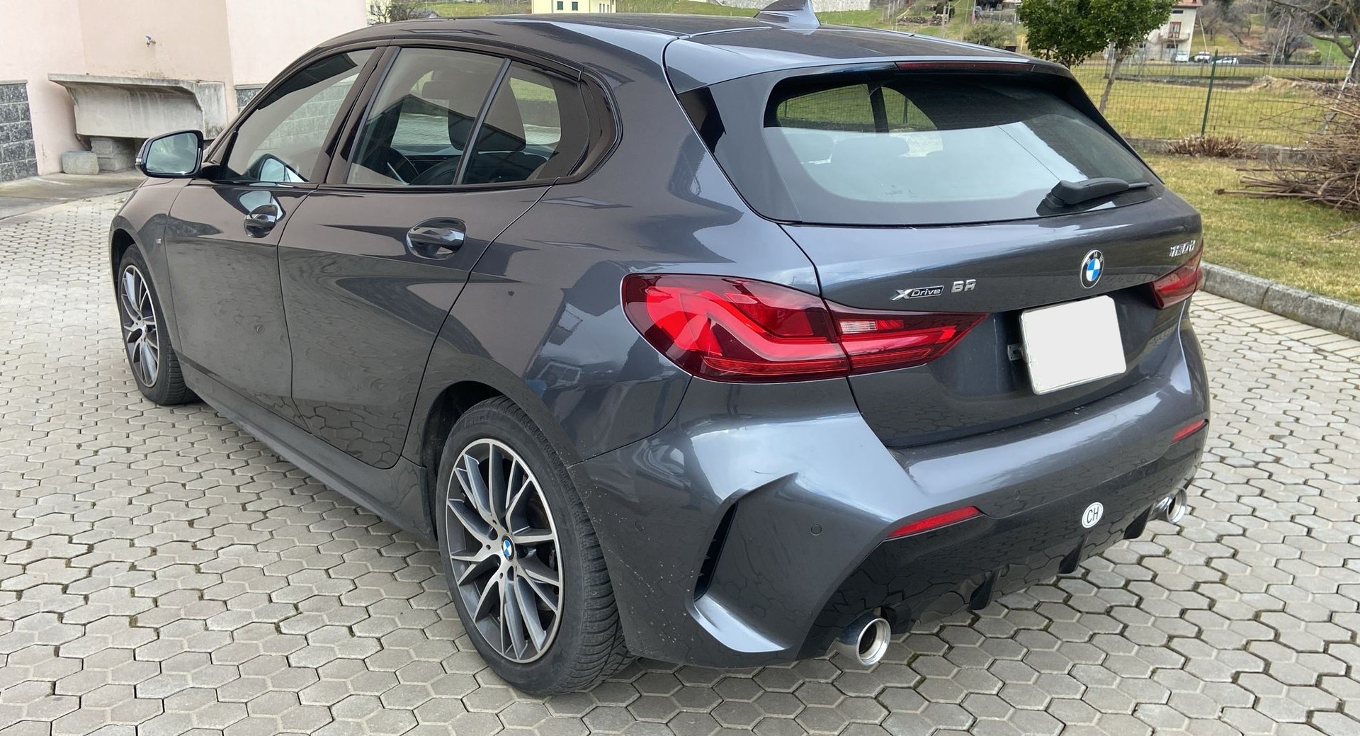 BMW 120d xDrive Steptronic M Sport-image-1