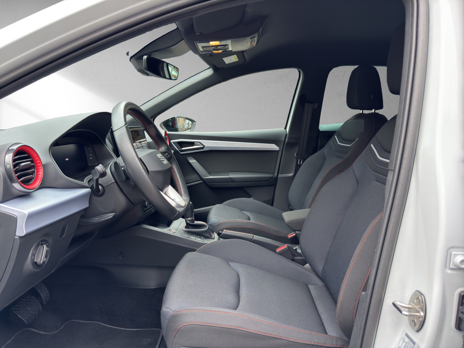 SEAT Ibiza 1.0 EcoTSI FR DSG-image-8