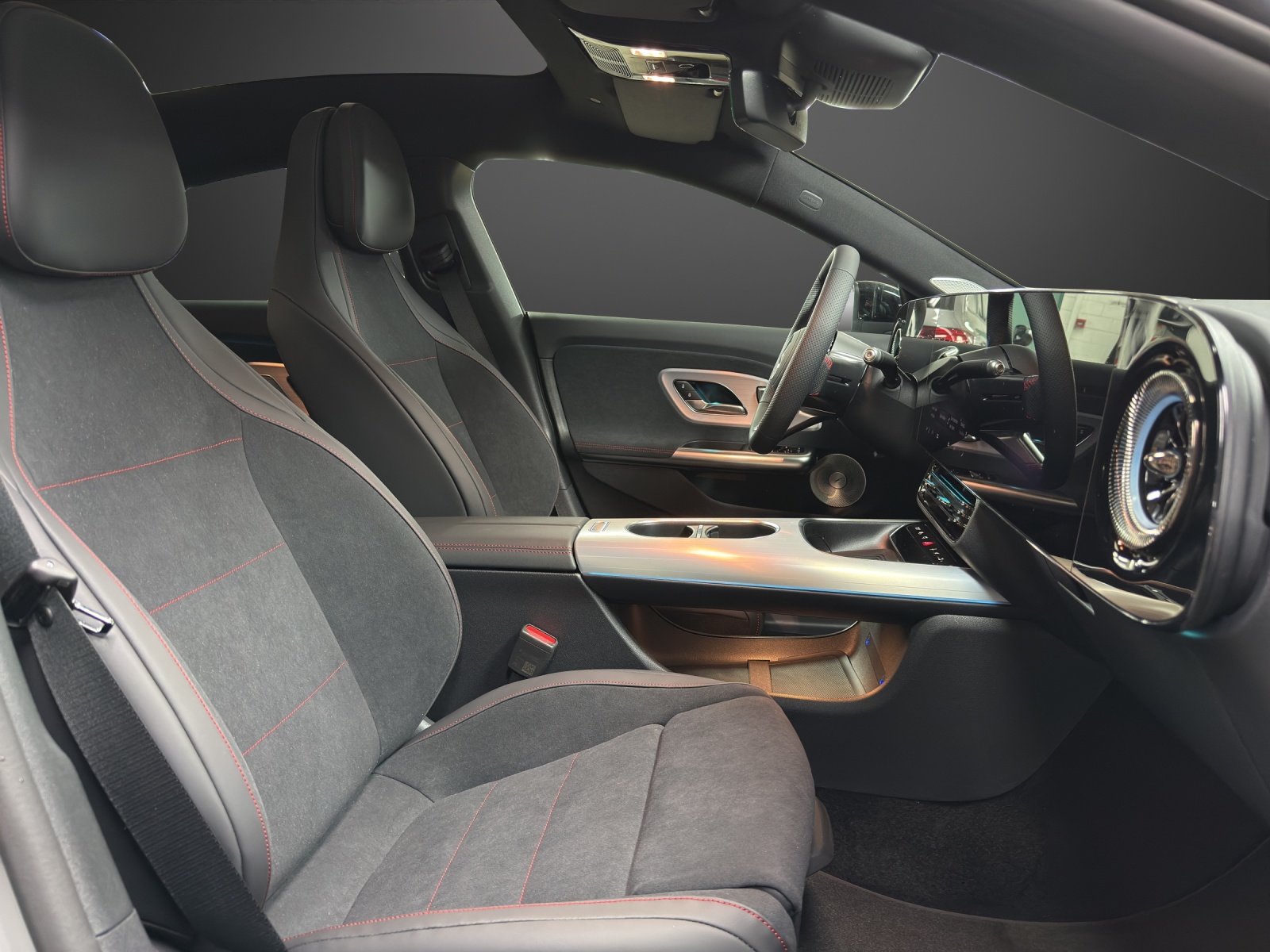 MERCEDES-BENZ CLA 220 8G-DCT 4Matic-image-11