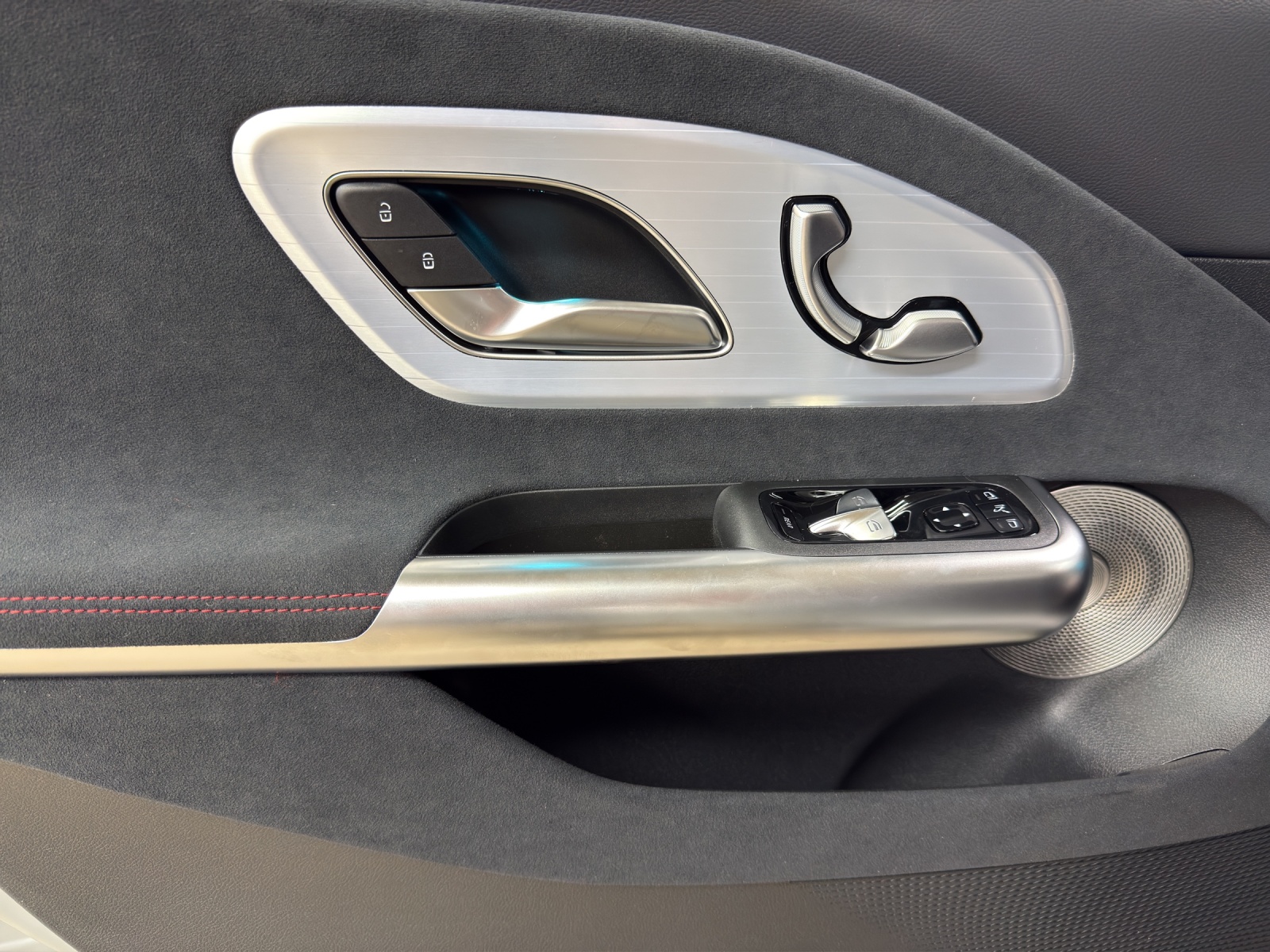 MERCEDES-BENZ CLA 220 8G-DCT 4Matic-image-12