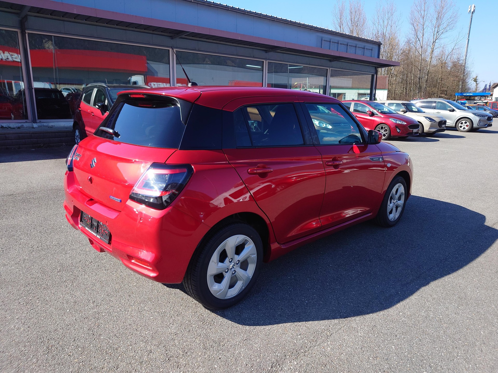 SUZUKI Swift 1.2 Sakura Hybrid-showroom-element-2
